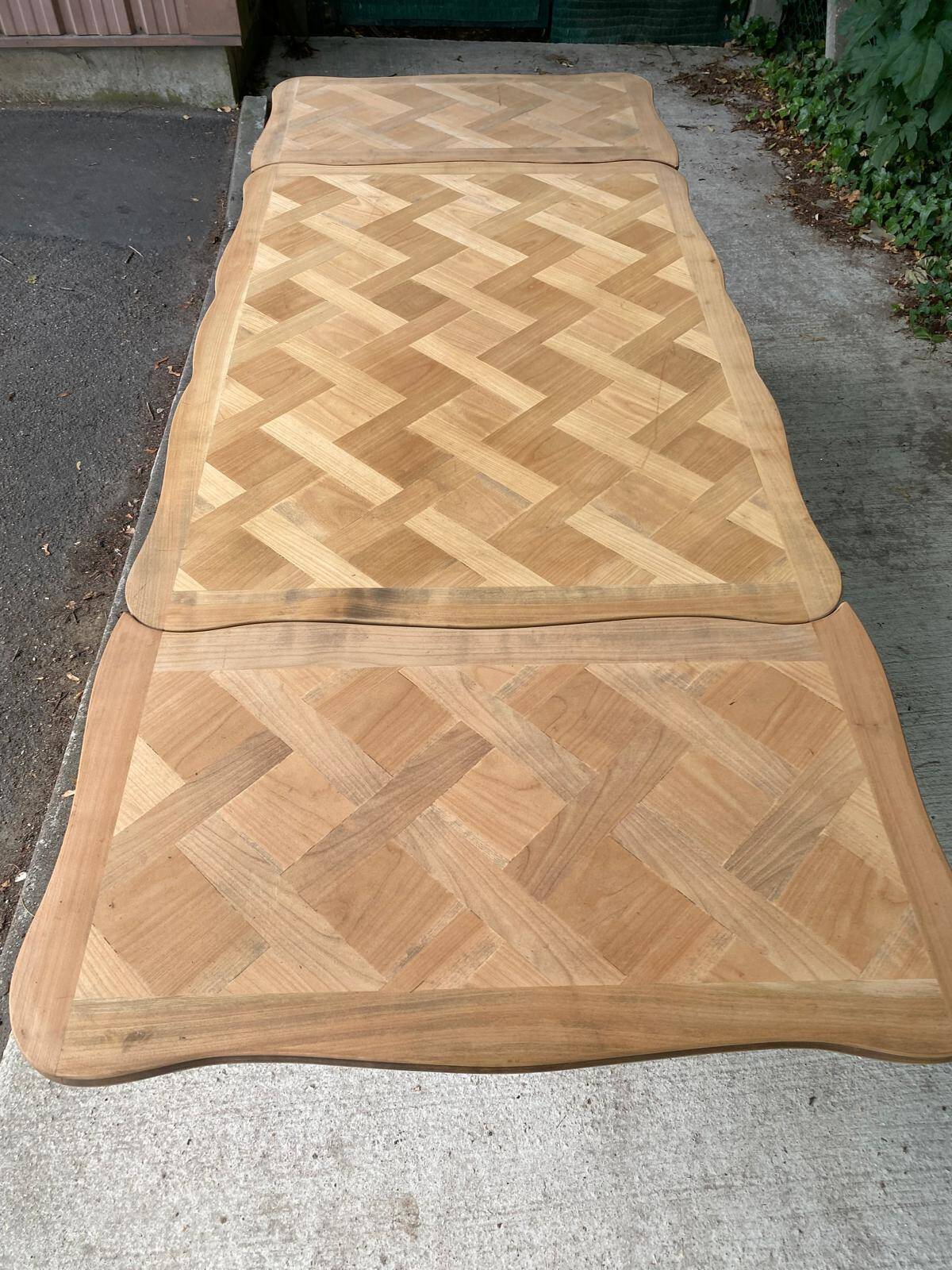 Louis XV extendable dining table, 18th century, renovated in solid oak 230cm