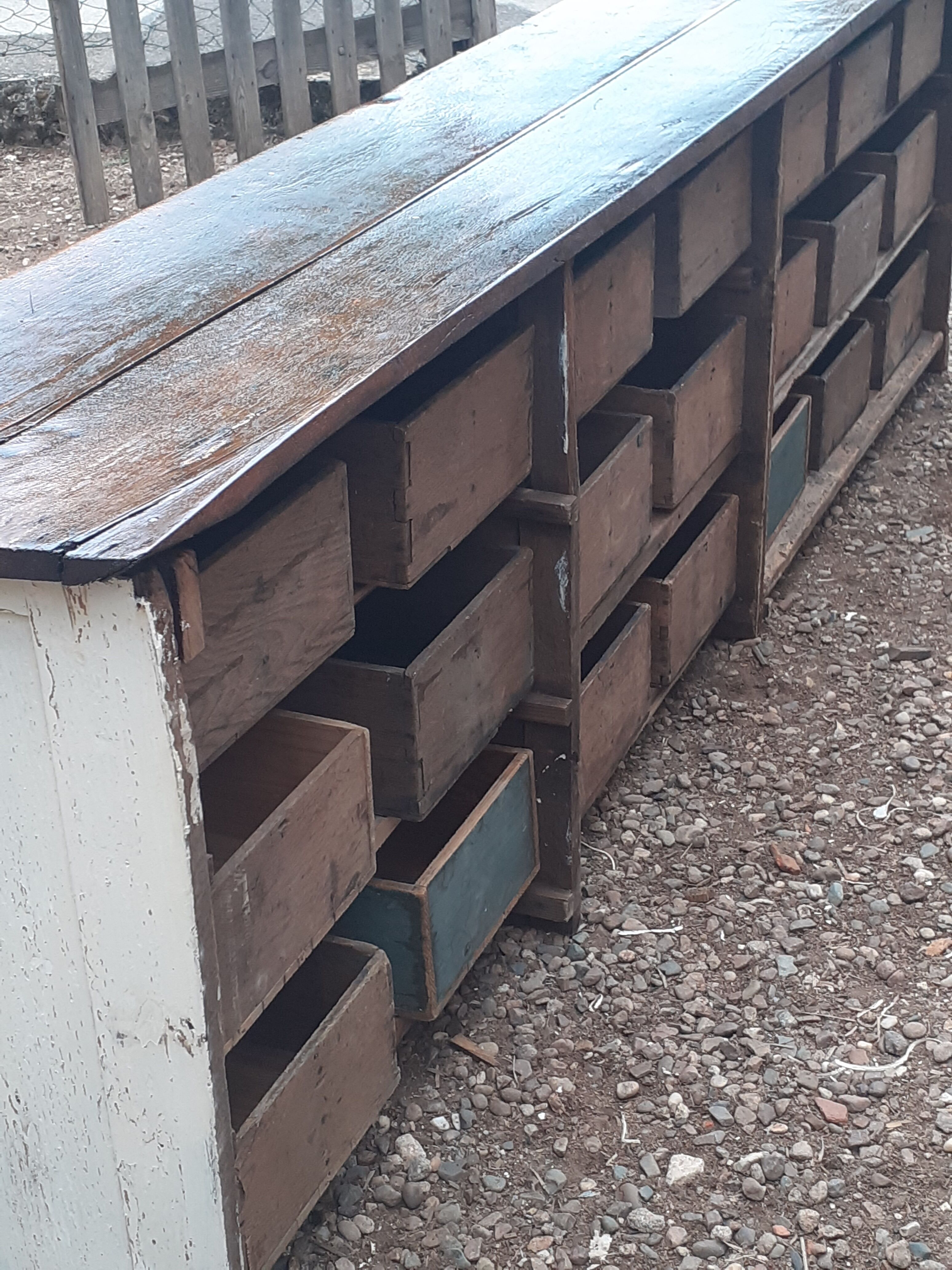 Loom cabinet with drawers