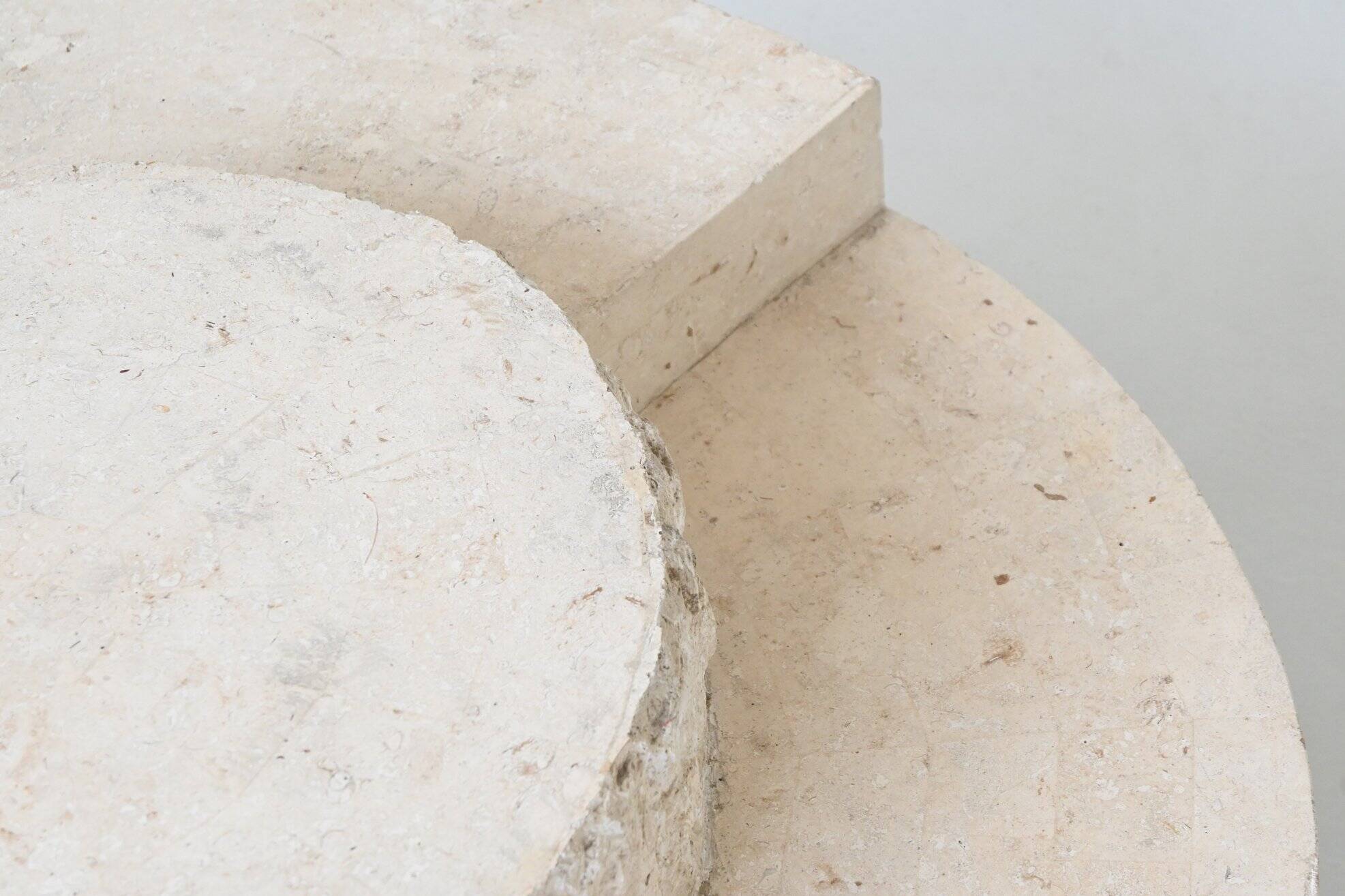 Table basse sculpturale en pierre de Mactan de Magnussen Ponte, Belgique 1970