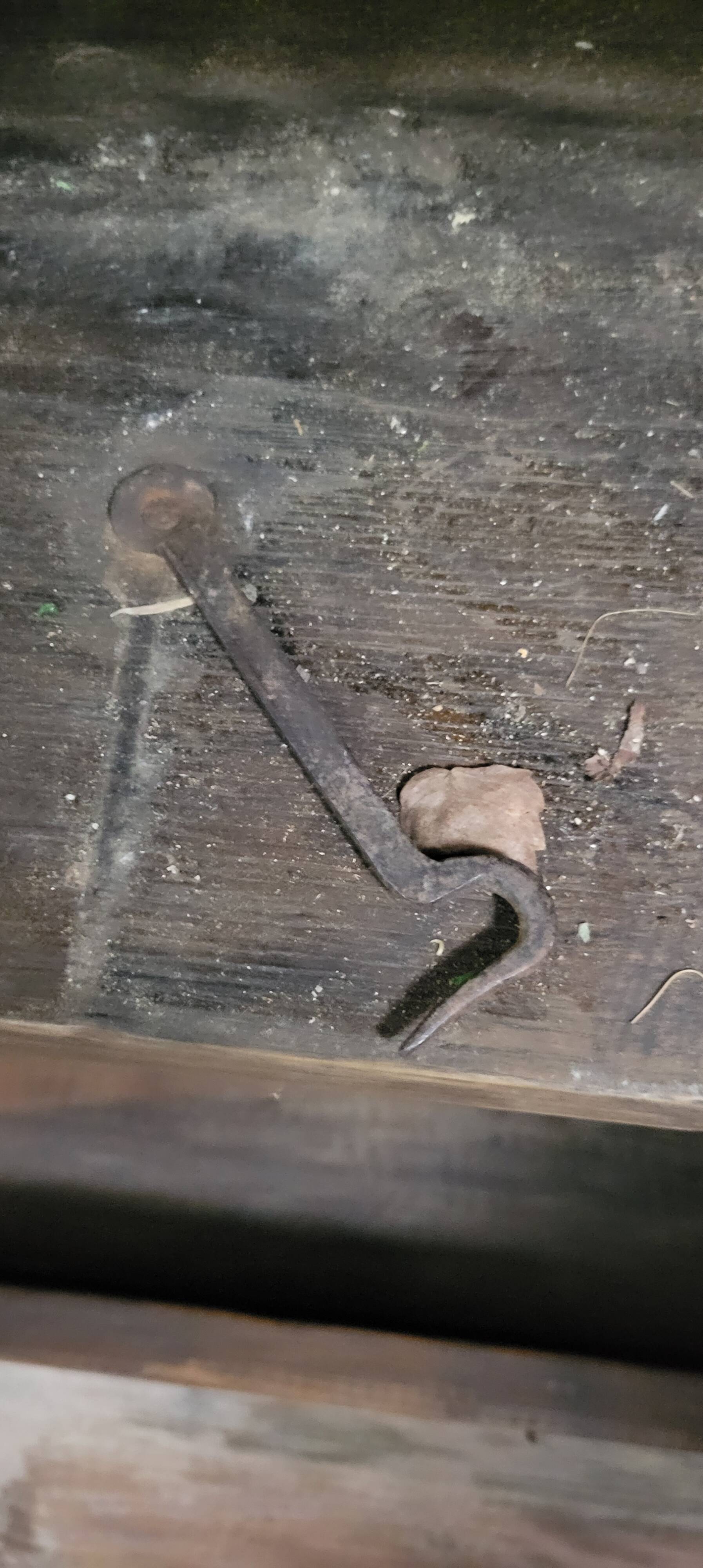 Buffet-Bibliothéque a deux-corps époque Louis XV, réalisé en chêne massif