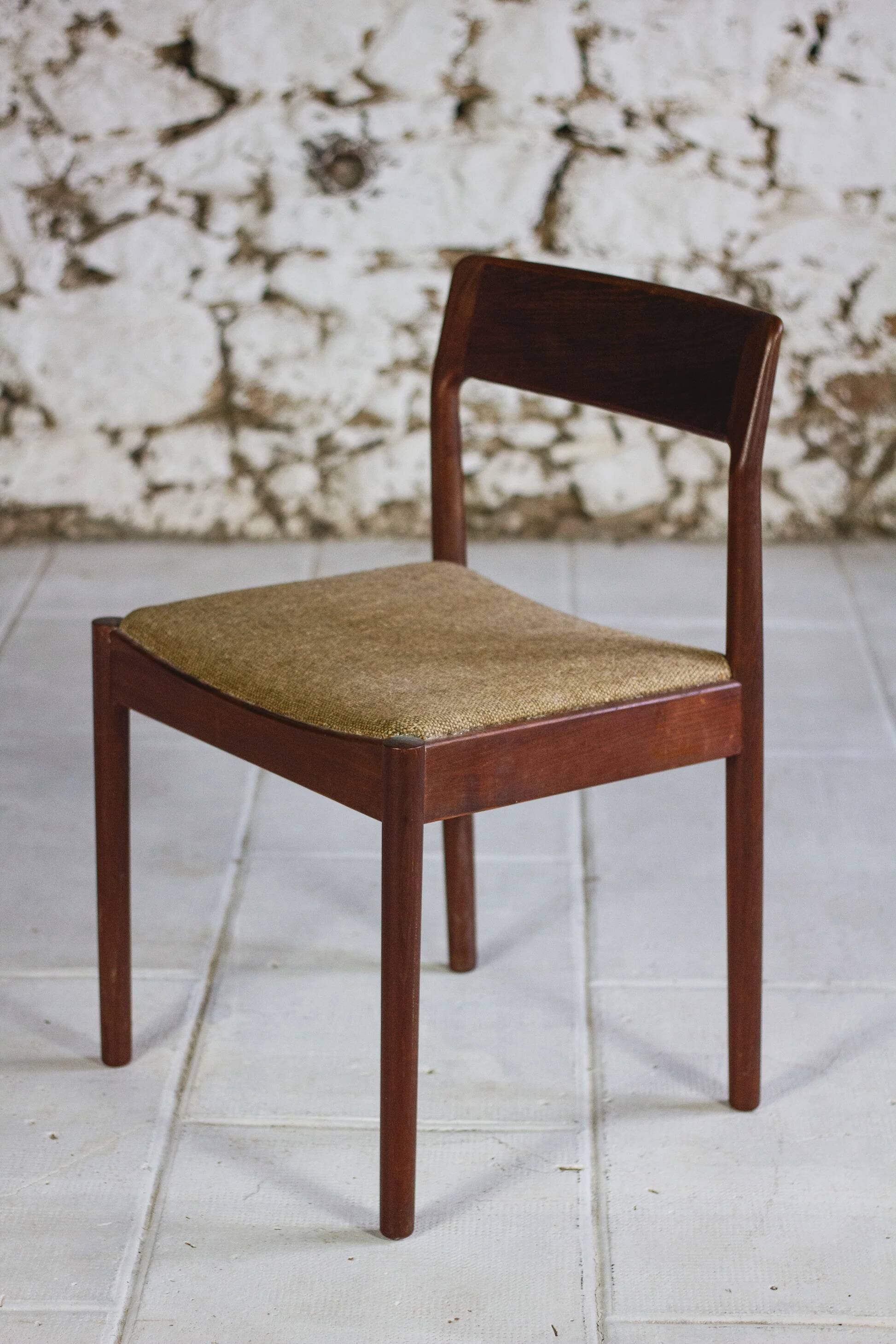 Set of 4 teak chairs and 2 armchairs by Johannes Nørgaard for Møbelfabrik, 1960