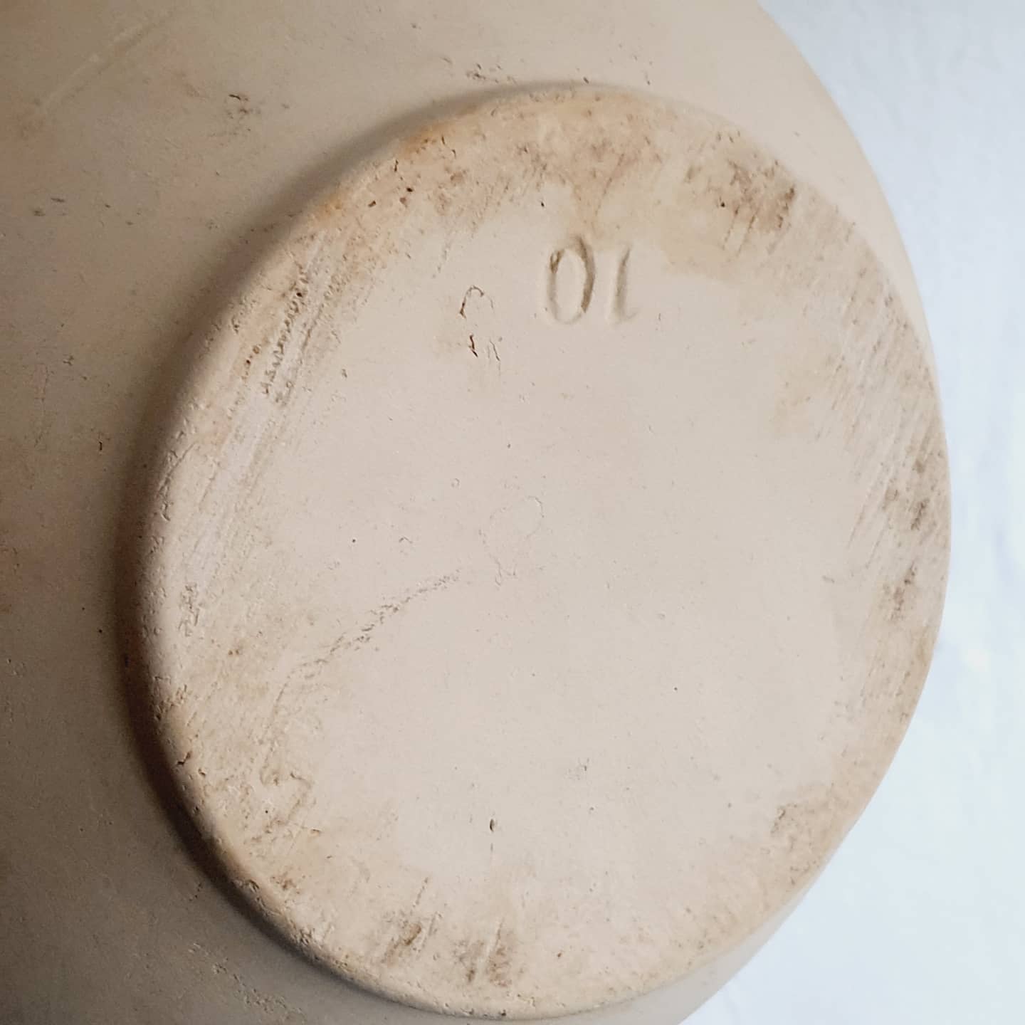 Plat creux saladier en grès beige