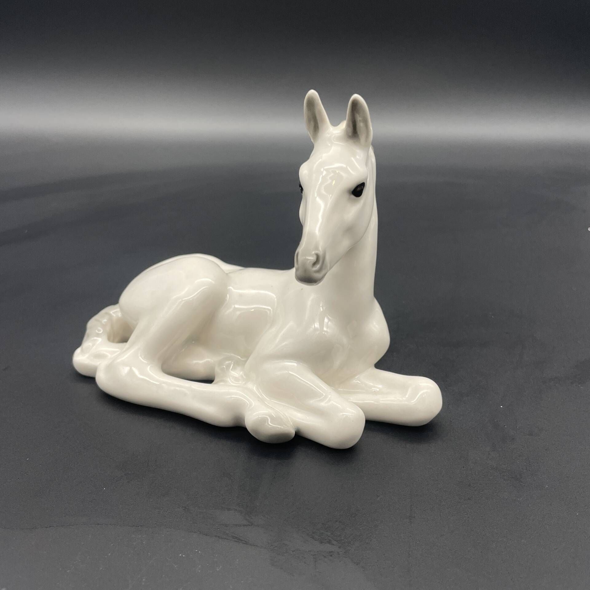 Porcelain foal lying down LFZ Lomonosov – Boris Vorobiev, USSR, wine