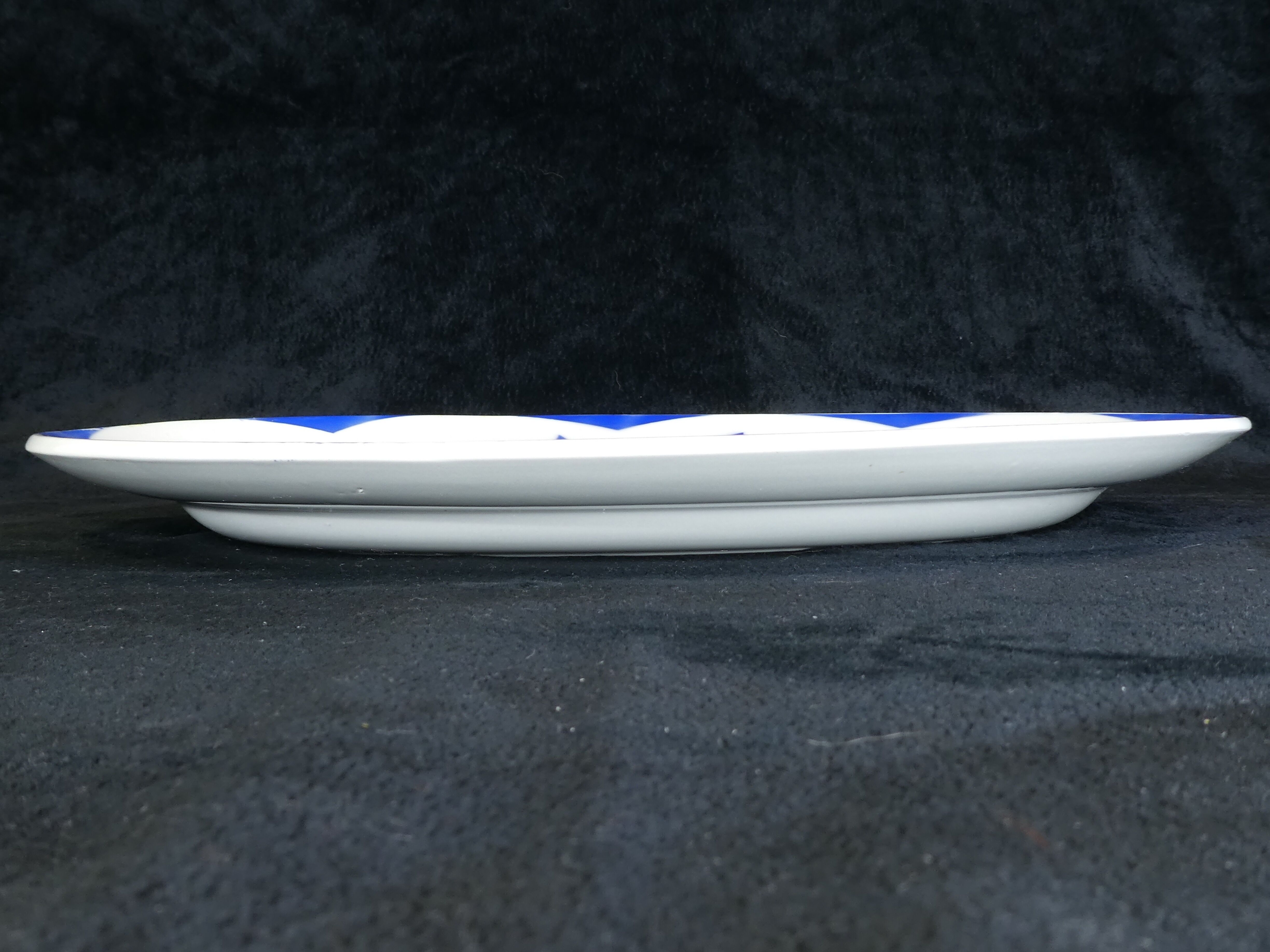 Former plat oavle in faïence of Digoin Sarreguemines model corsica