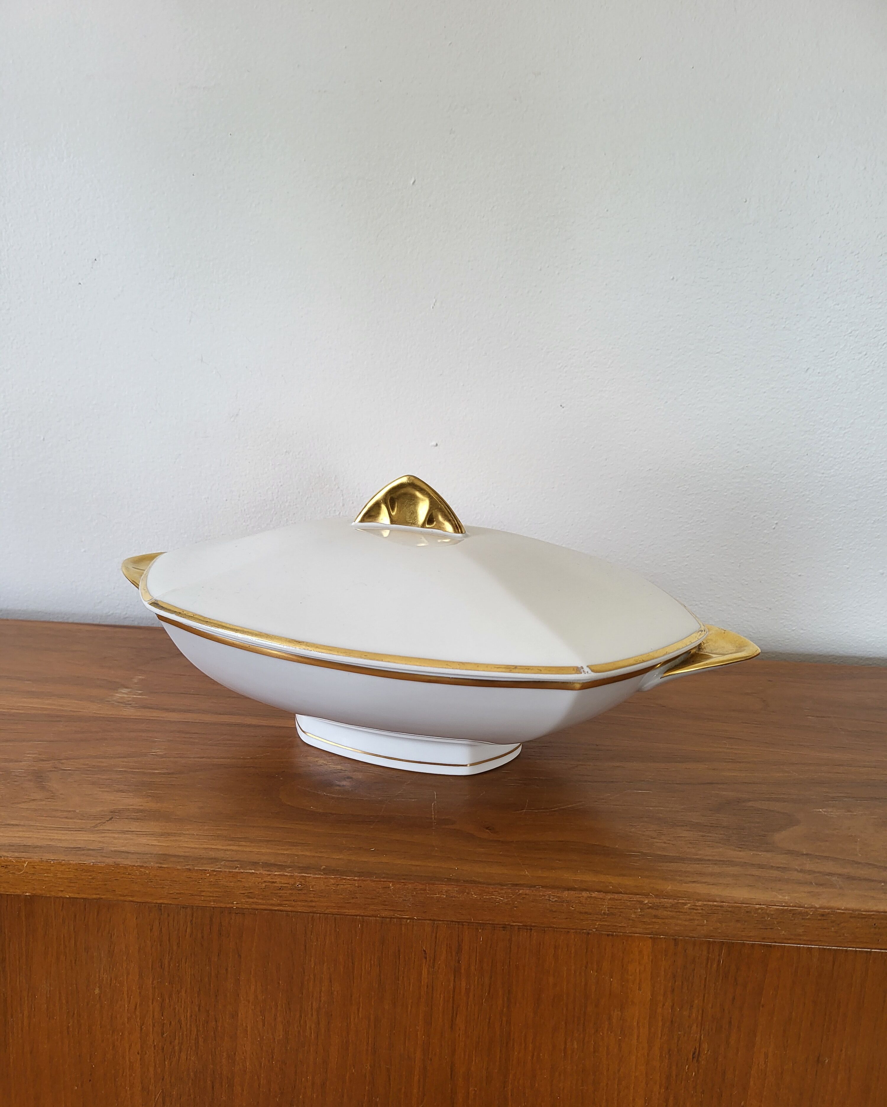 Vegetable dish in Limoges porcelain by Jean Boyer