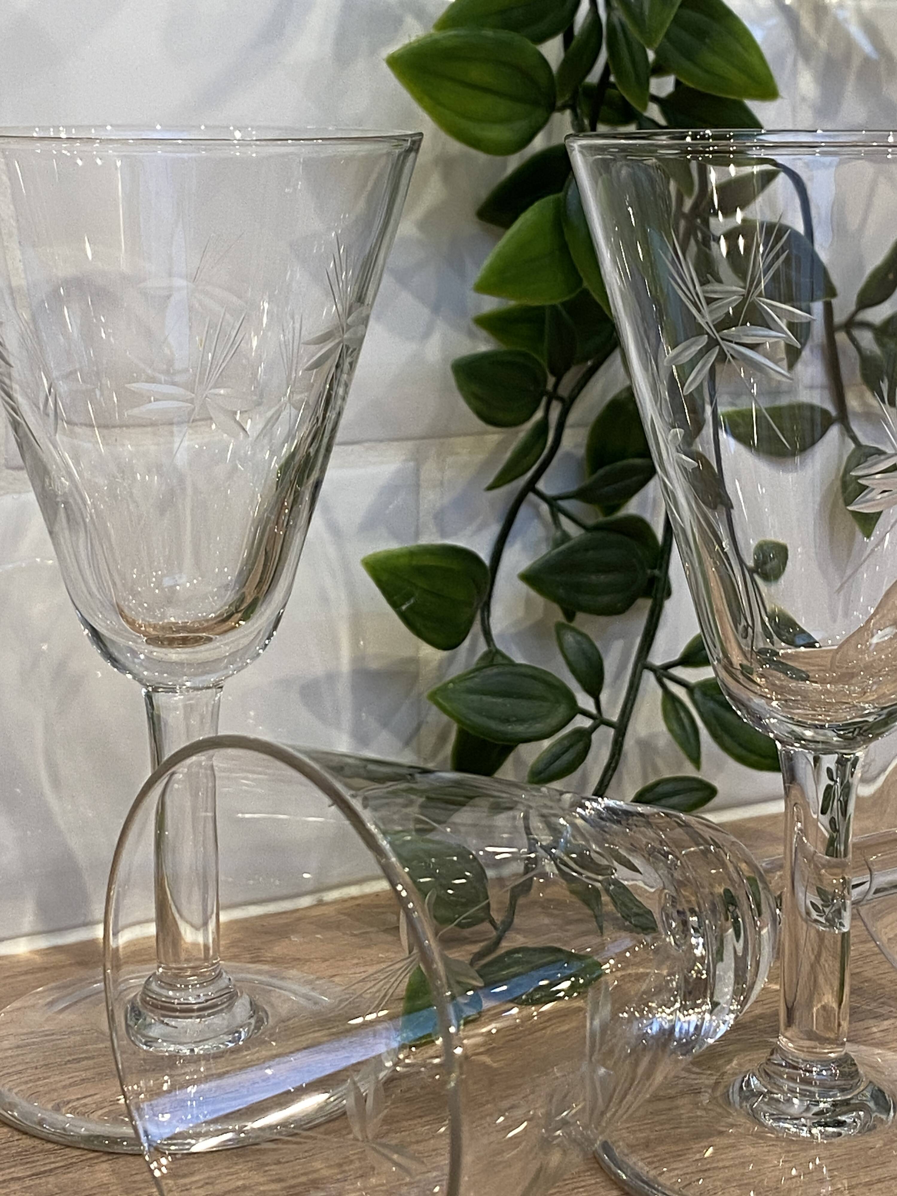 Set of 6 engraved wine glasses