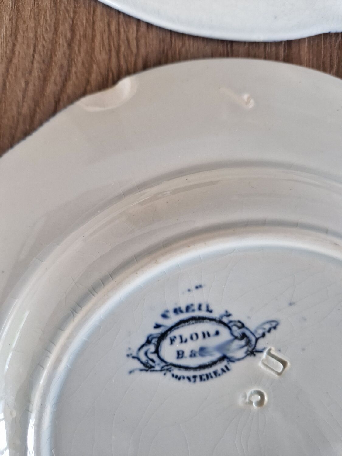 Set of 4 flat plates Creil & Montereau model Flora