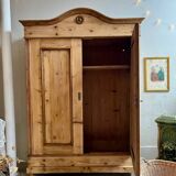 Hat cabinet with 2 doors