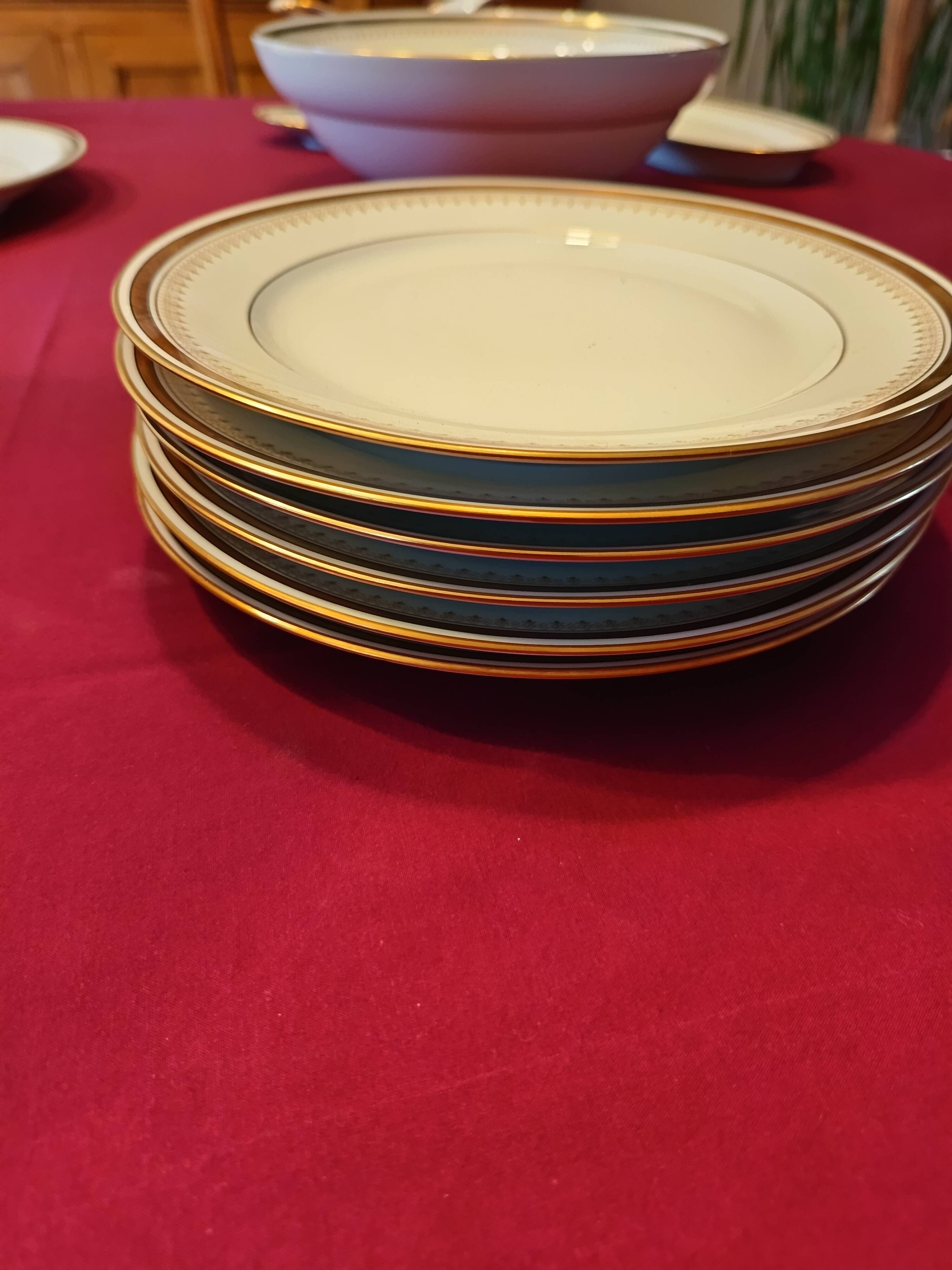 Porcelain tableware
