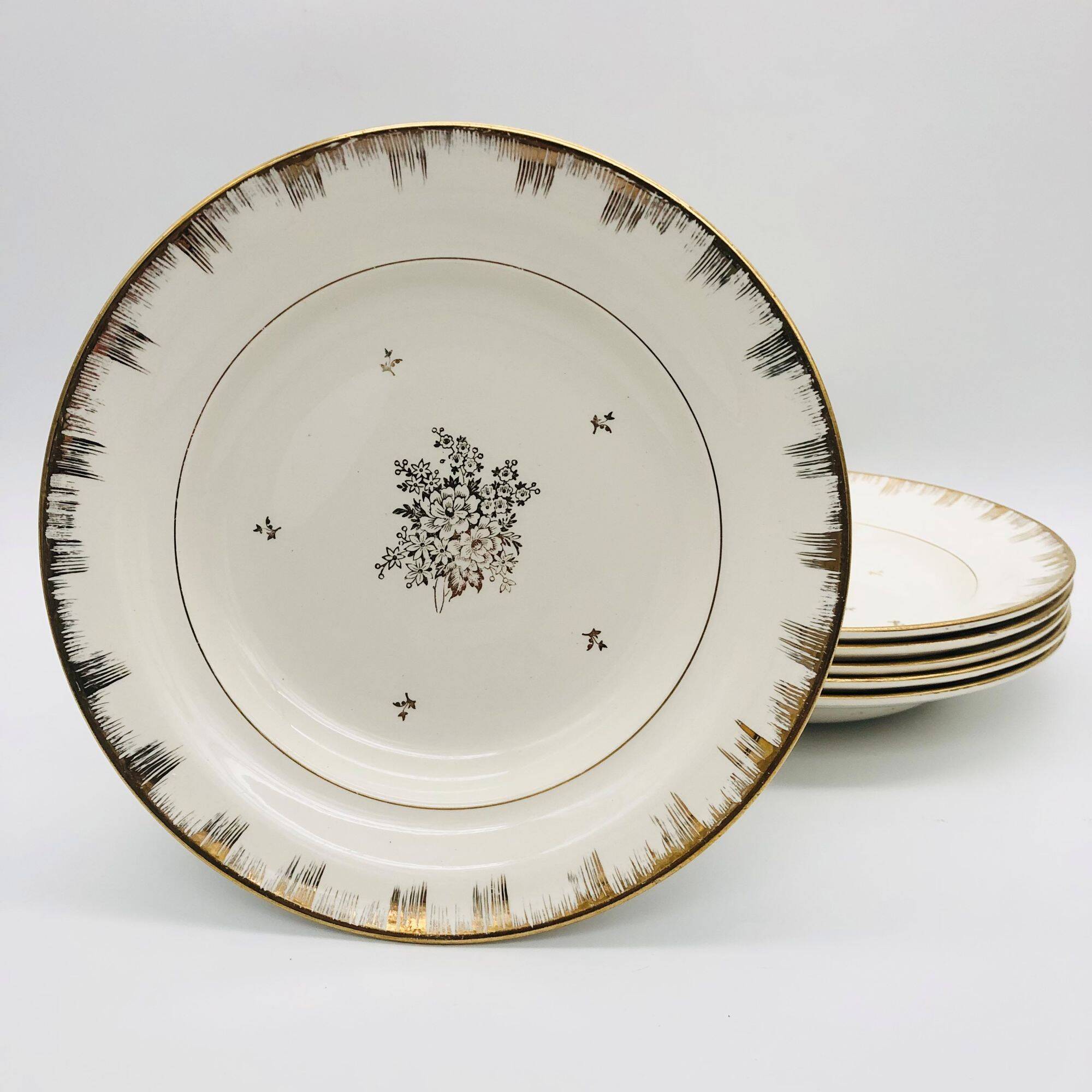 6 deep plates made of semi-porcelain Ardy, serial number 8043.