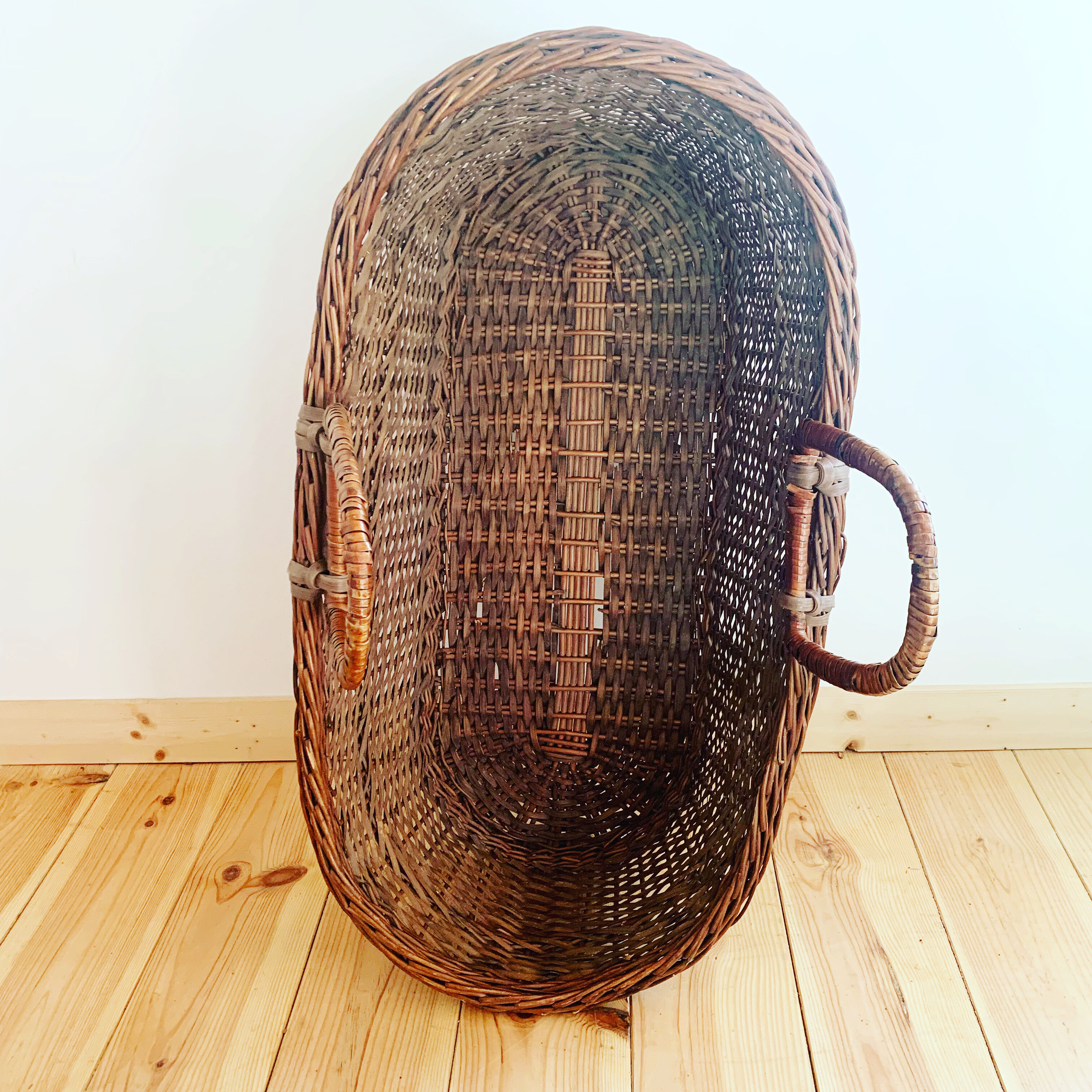 Vintage wicker bassinet