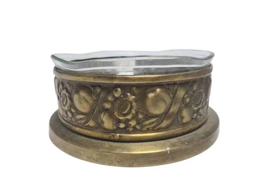BOW Art Deco Plate for Sheep Centerpiece