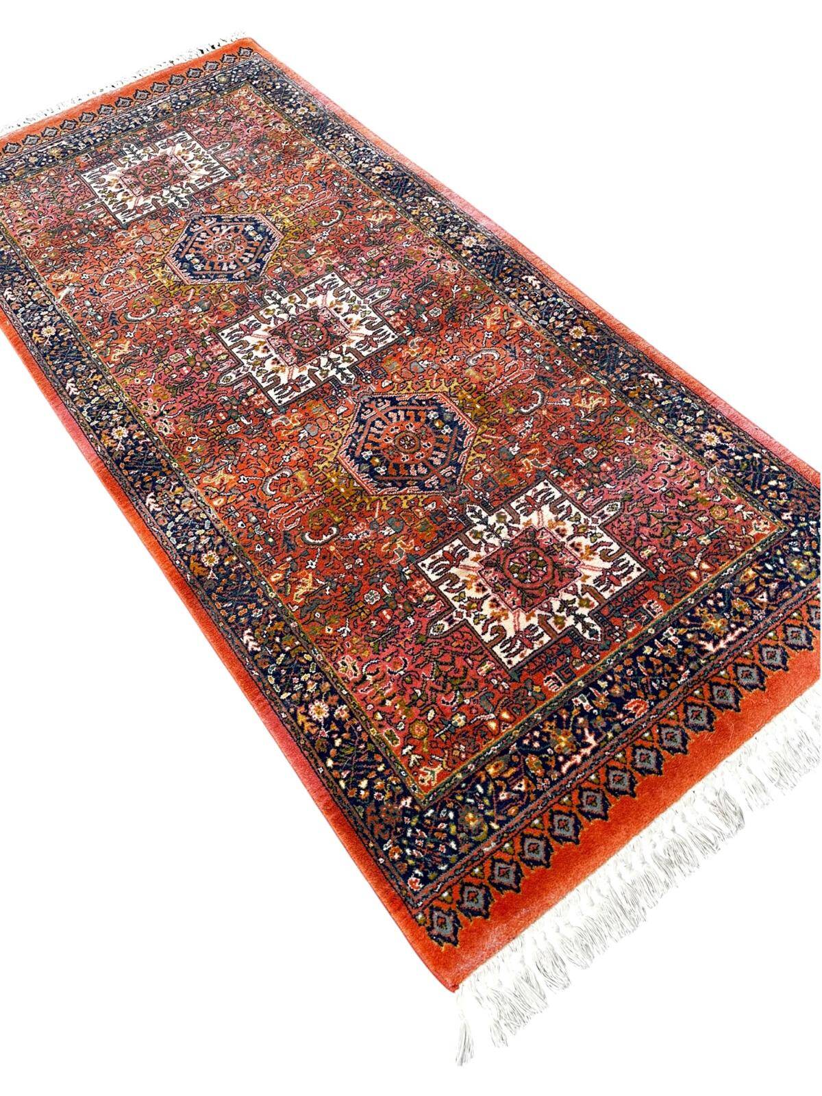 Oriental-style wool rug 180cm x 80cm