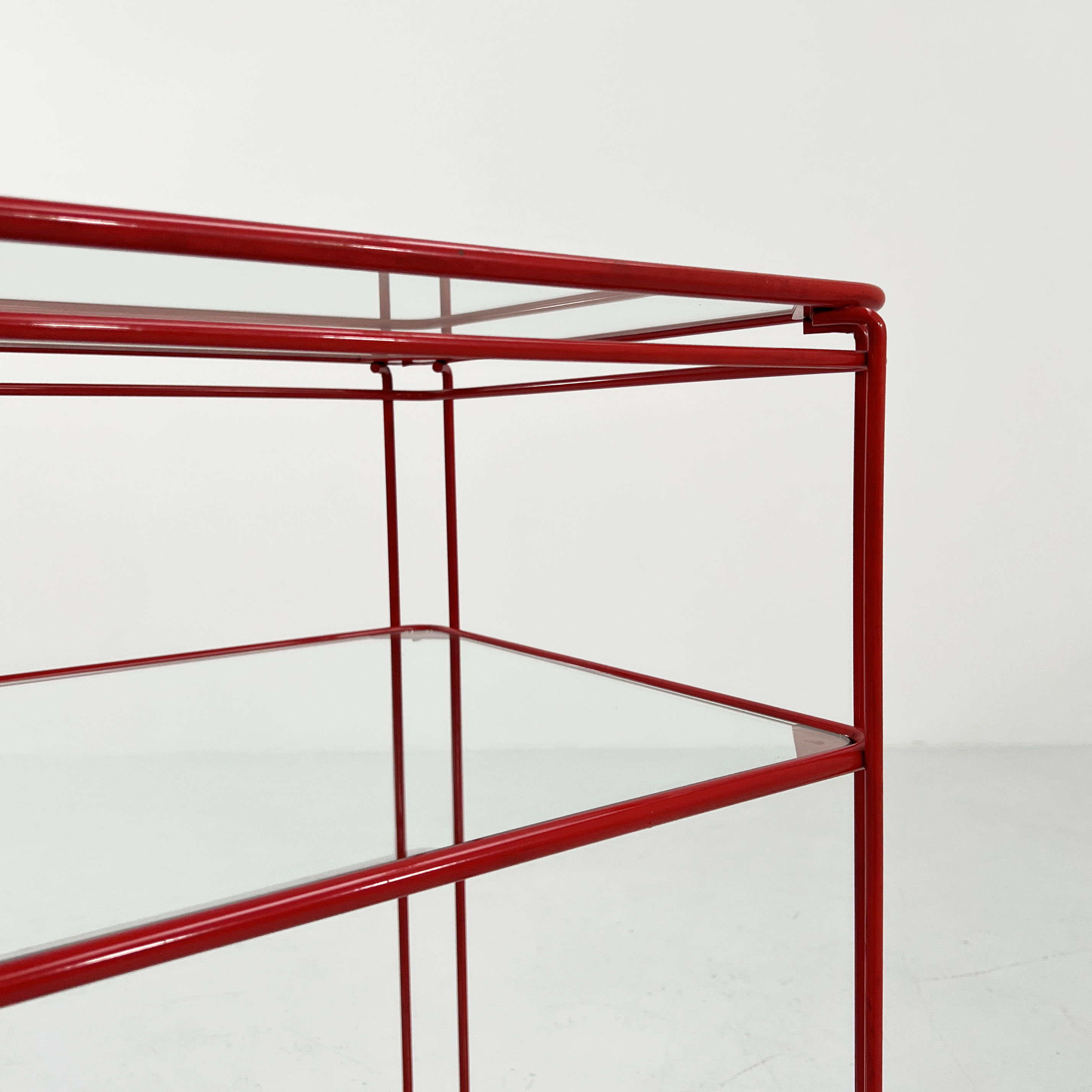 Metal and glass service, 1980