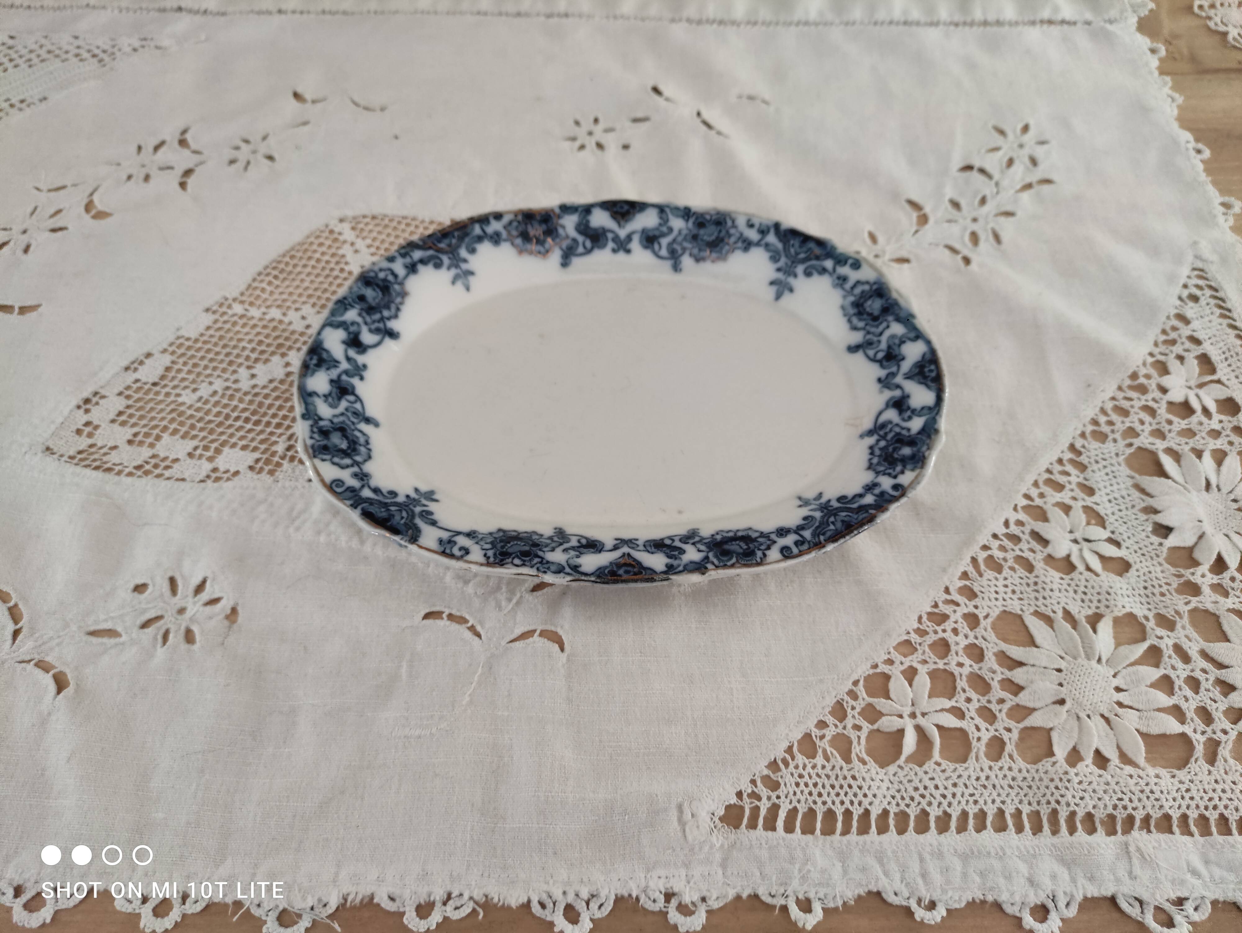 Christchurch New Zealand porcelain bowl with midnight blue decor and gold edging