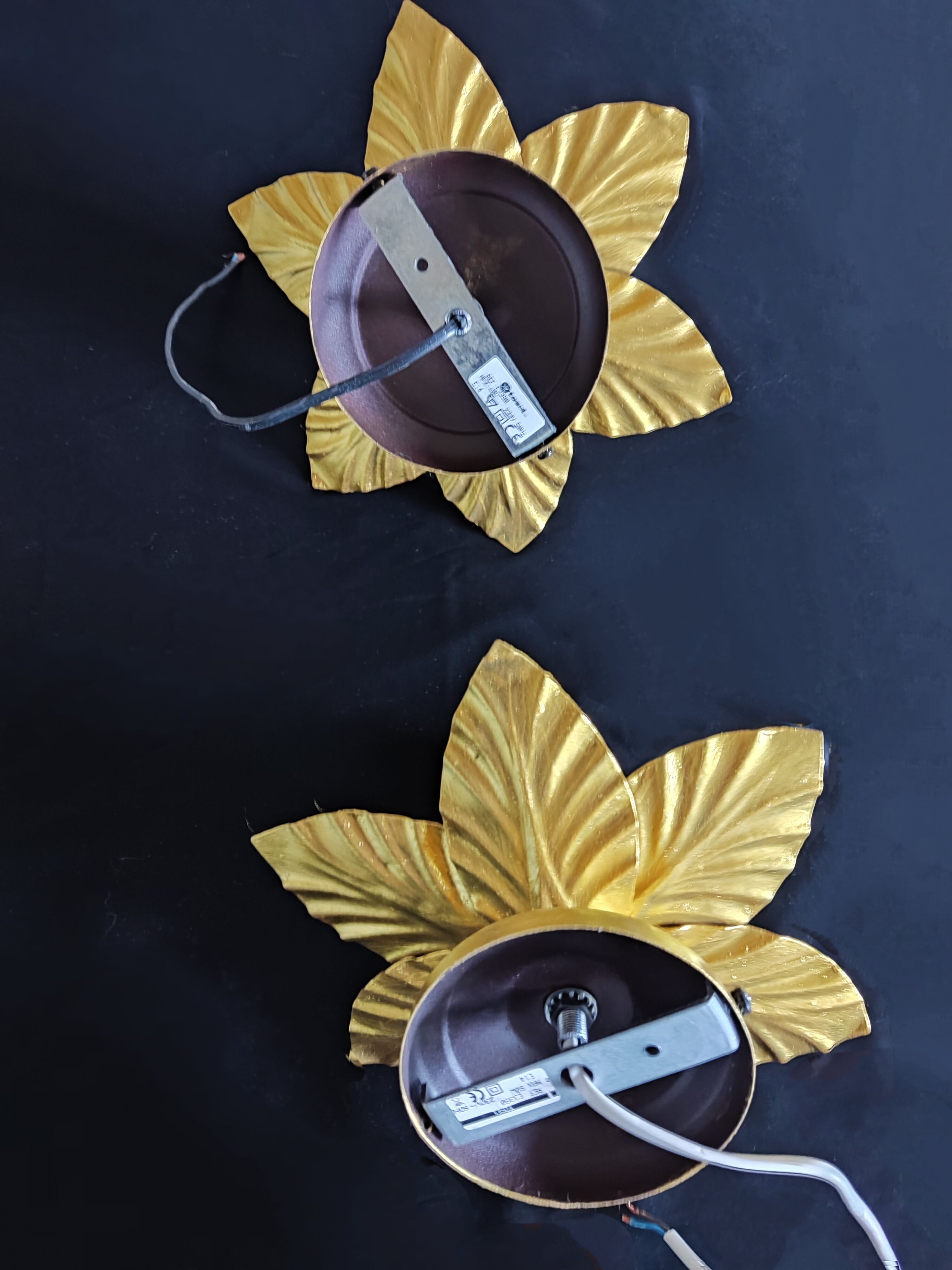 Paire d'appliques feuilles dorées