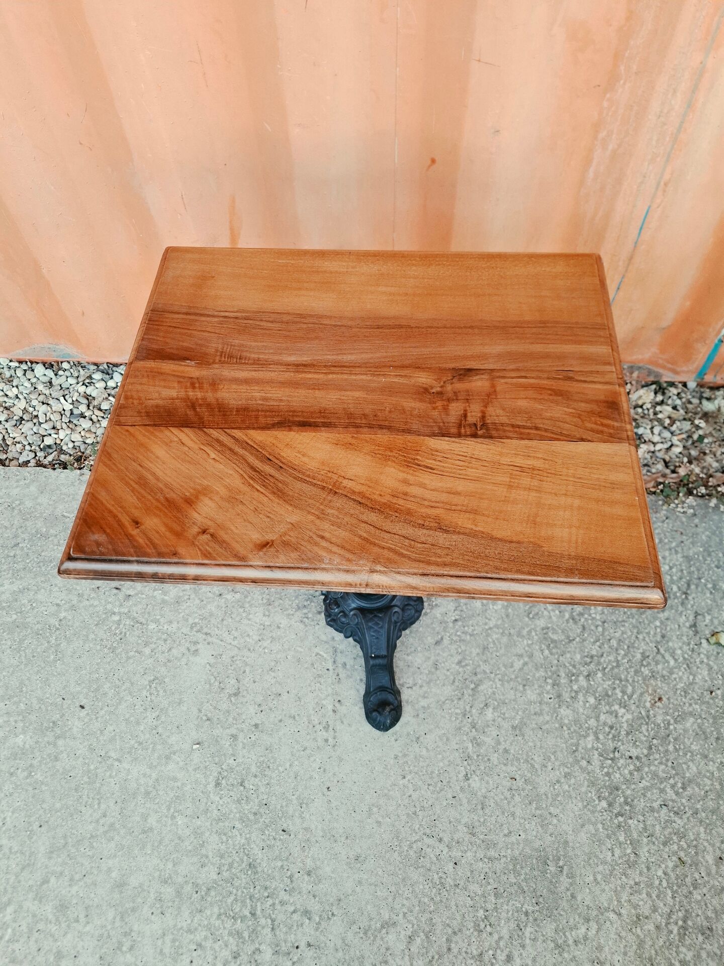 Table bistrot