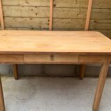 Farm table