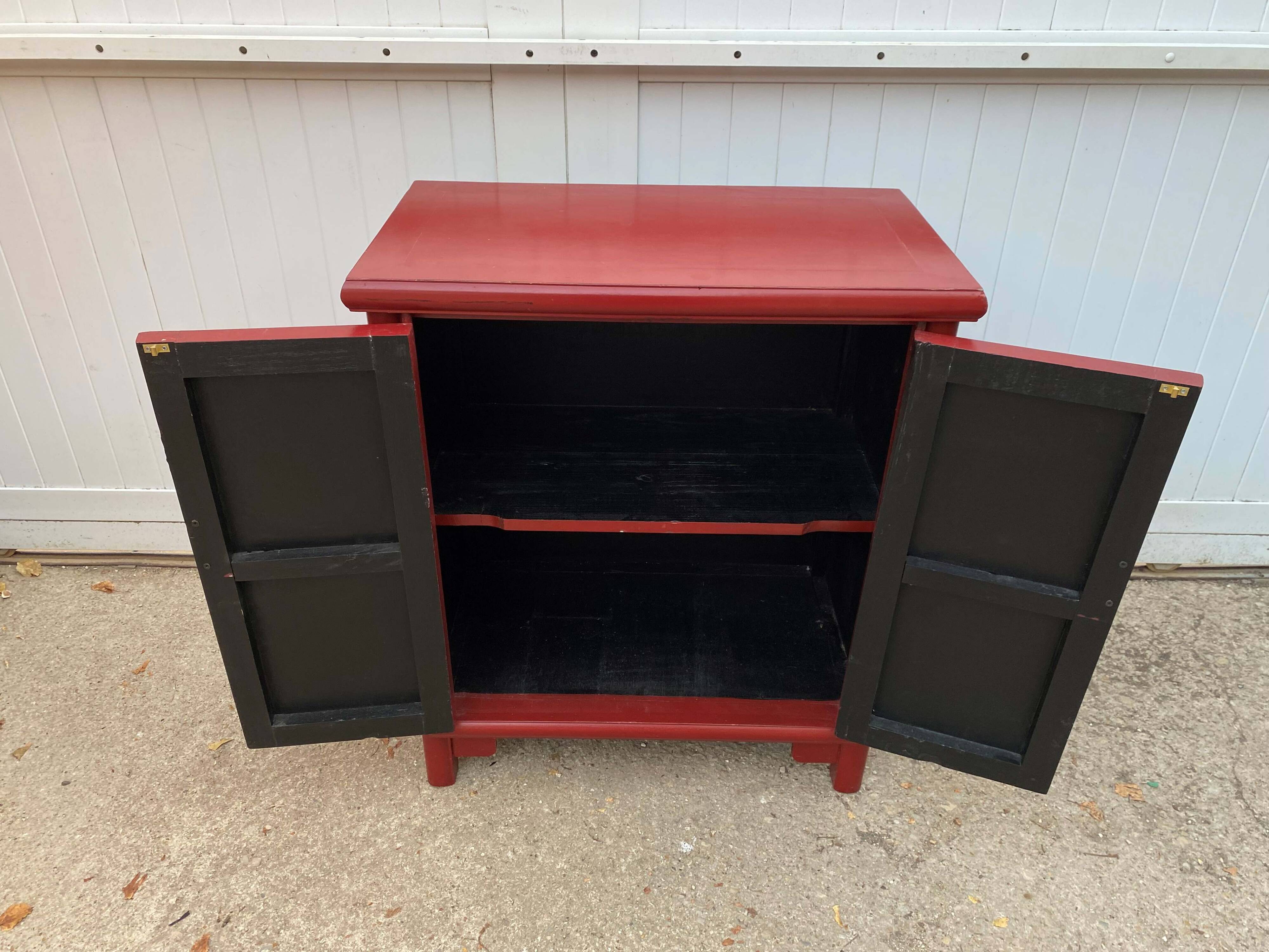 Red storage unit with 2 doors in solid wood, Chinese style, 1950