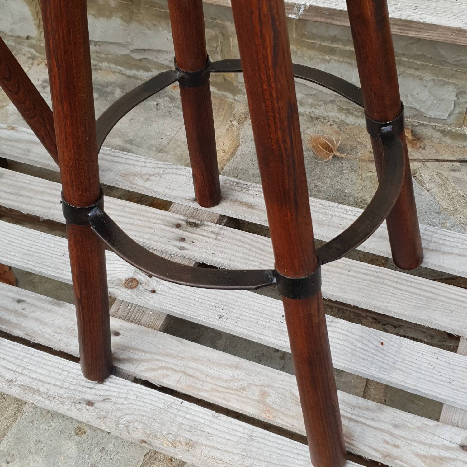 2 Solid wood bar stools