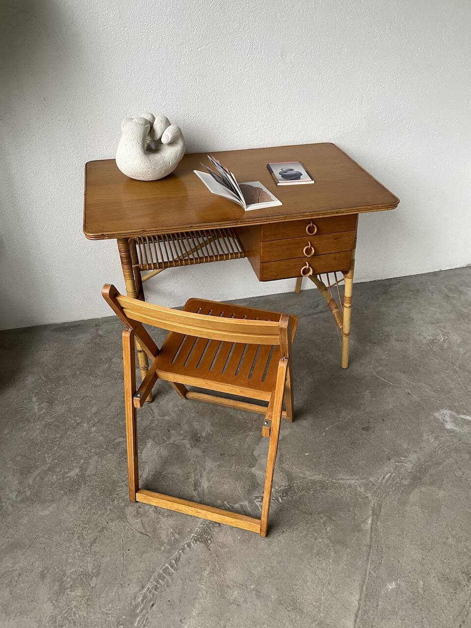 Bureau rotin Louis Sognot et sa chaise