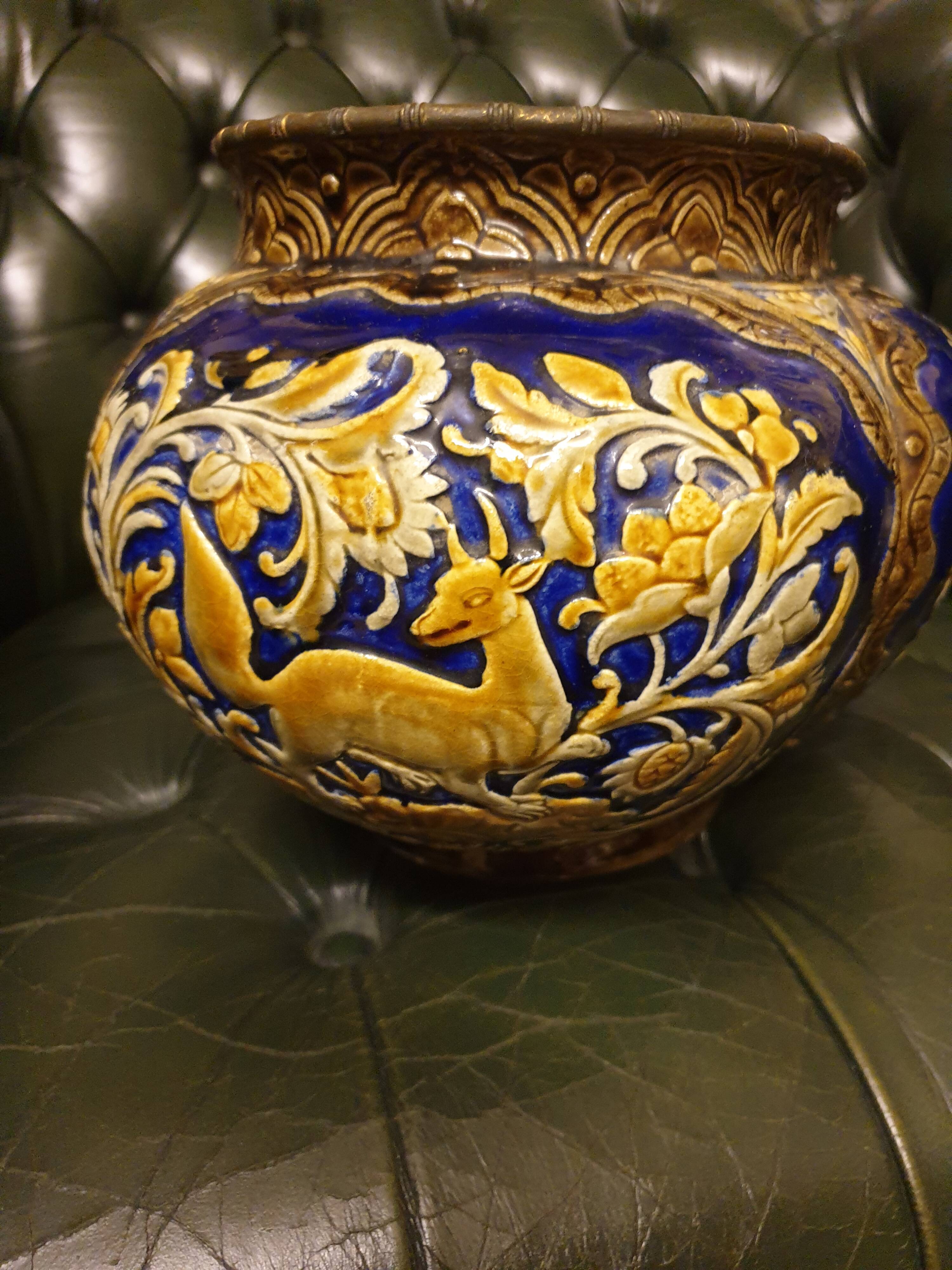 Enamelled earthenware planter