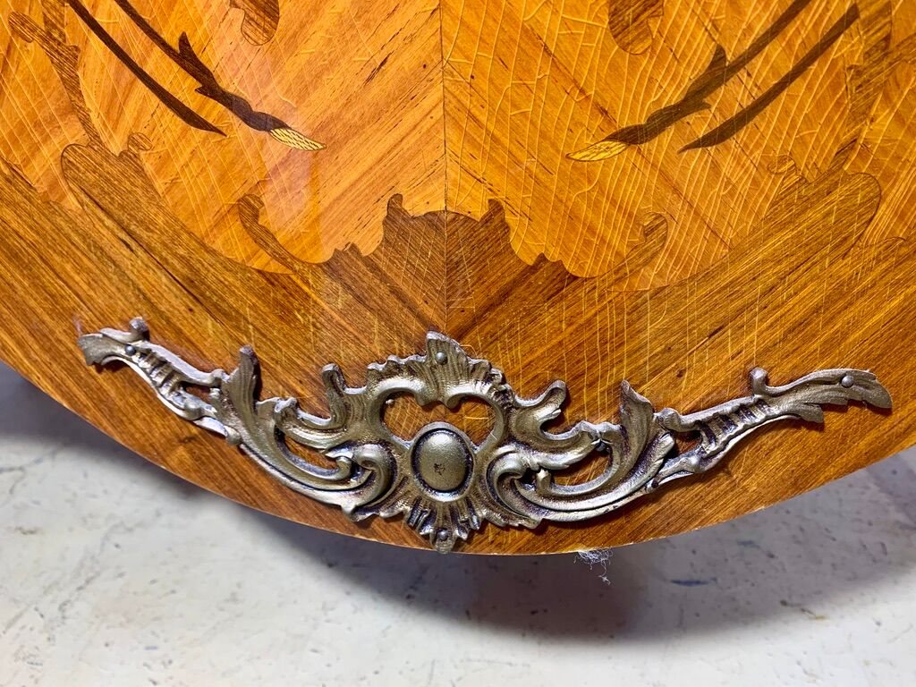 Curved chest of drawers Louis XV style in marquetry