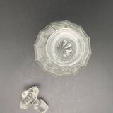 Carafe en verre à facettes