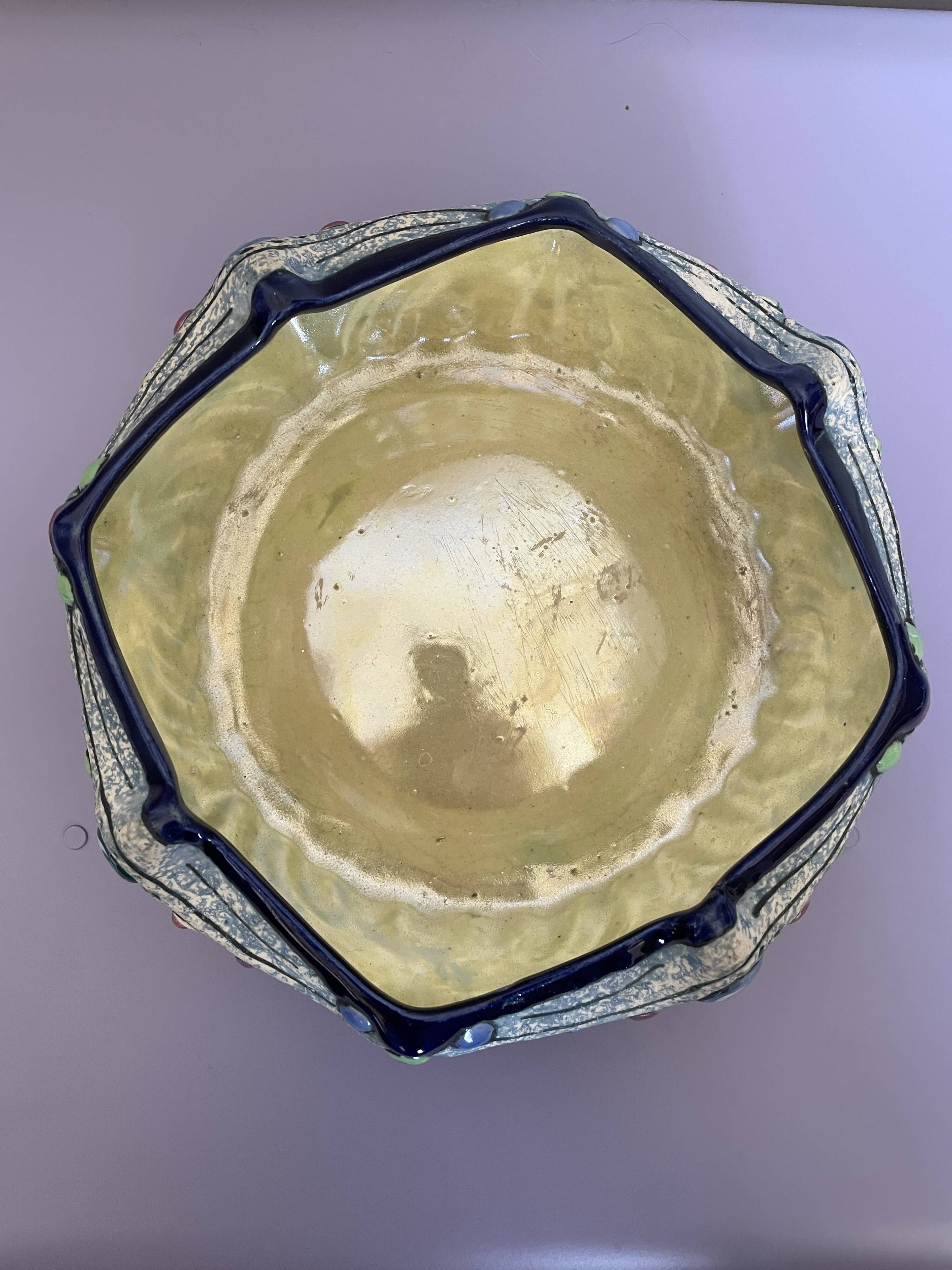 Art Nouveau pocket emptier
