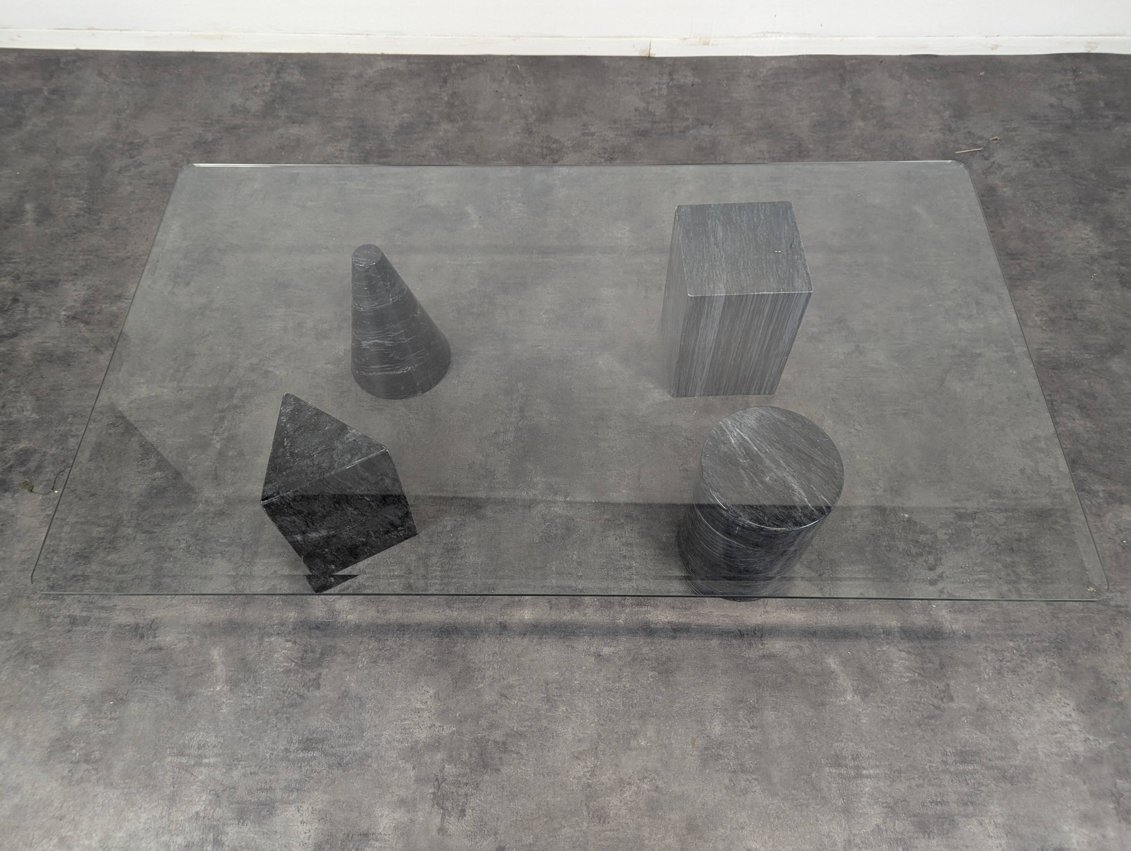 Table basse en marbre formes géométriques