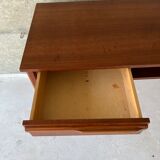 Scandinavian office of the 60s with sleigh feet