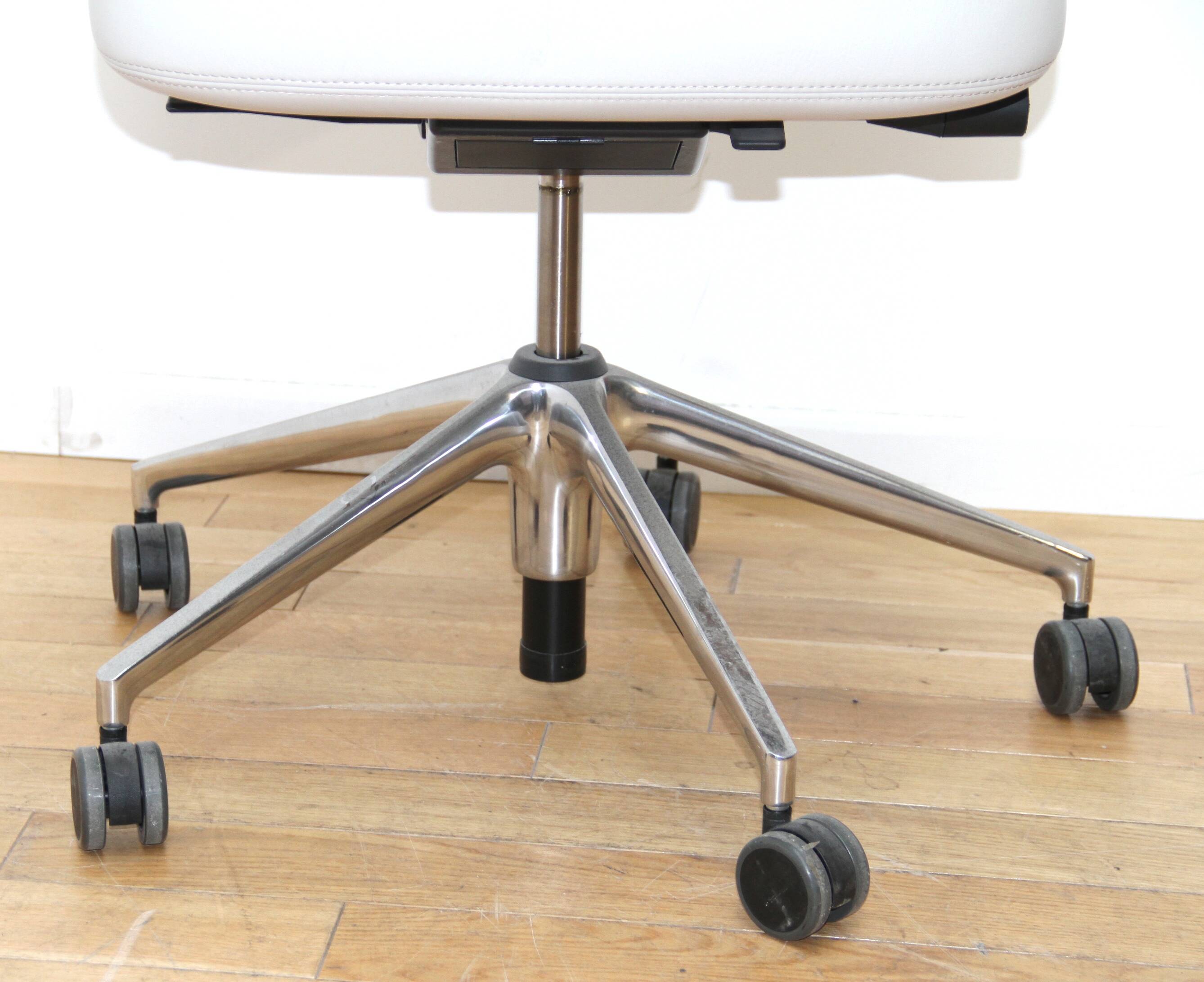 Lowback office chair, Vitra