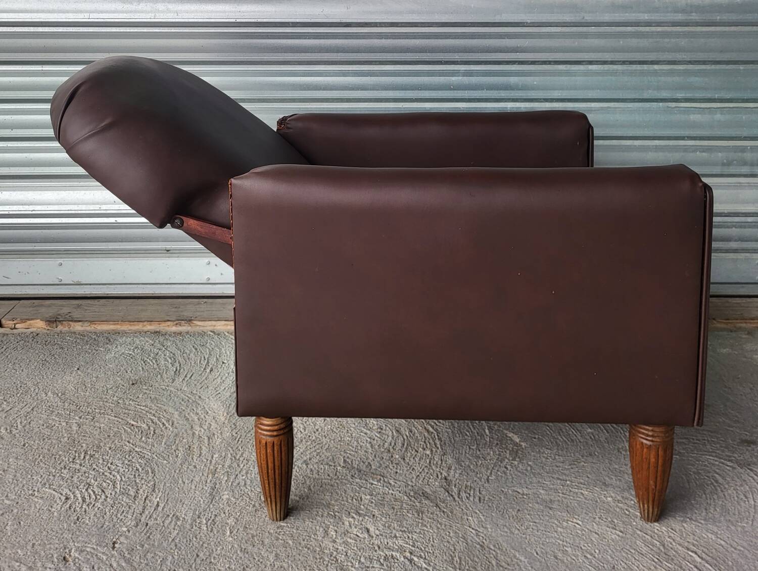 Authentic vintage Art Deco reclining club chair