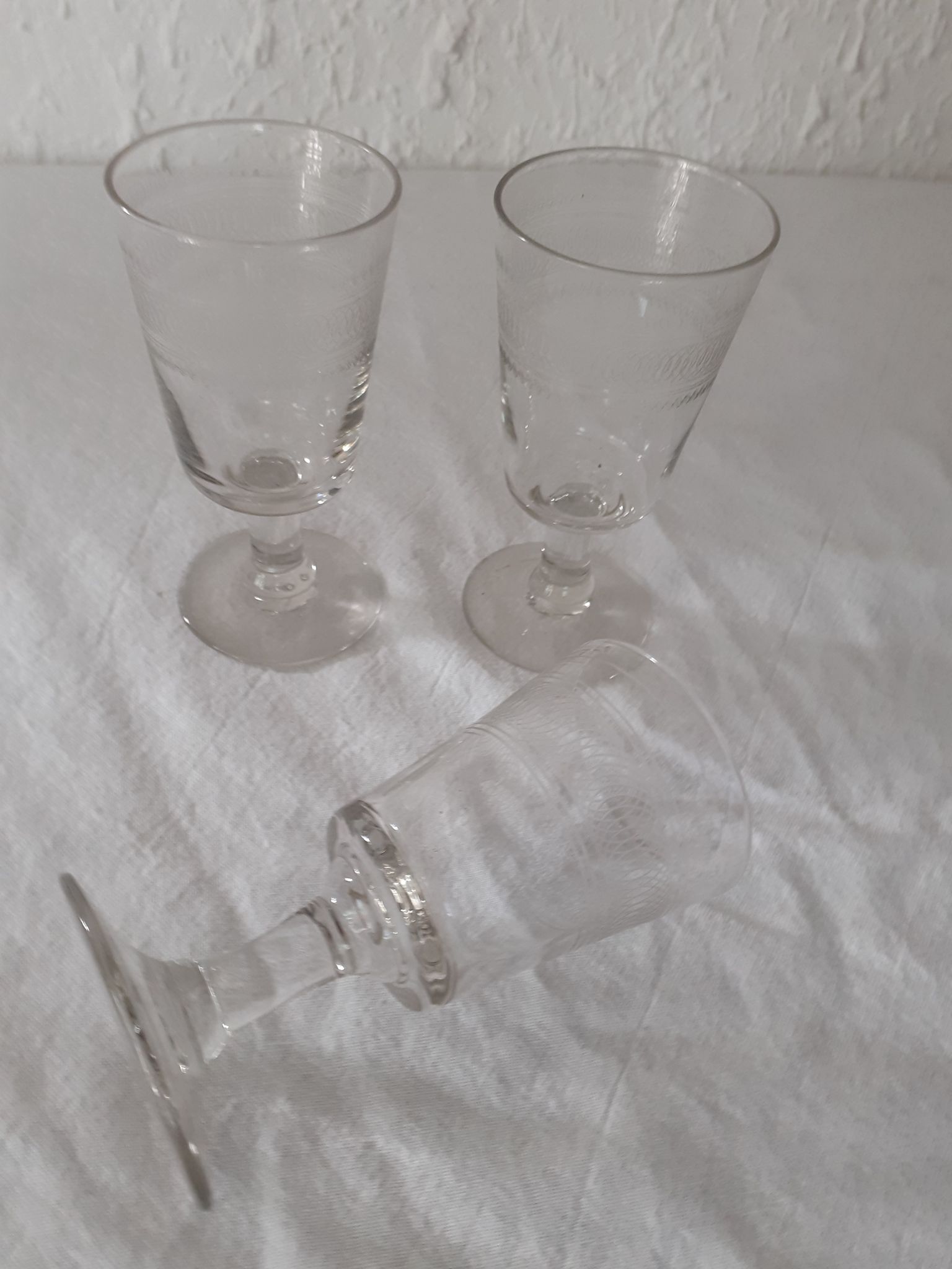 3 verres anciens bullés grand modèle à frises début xxième