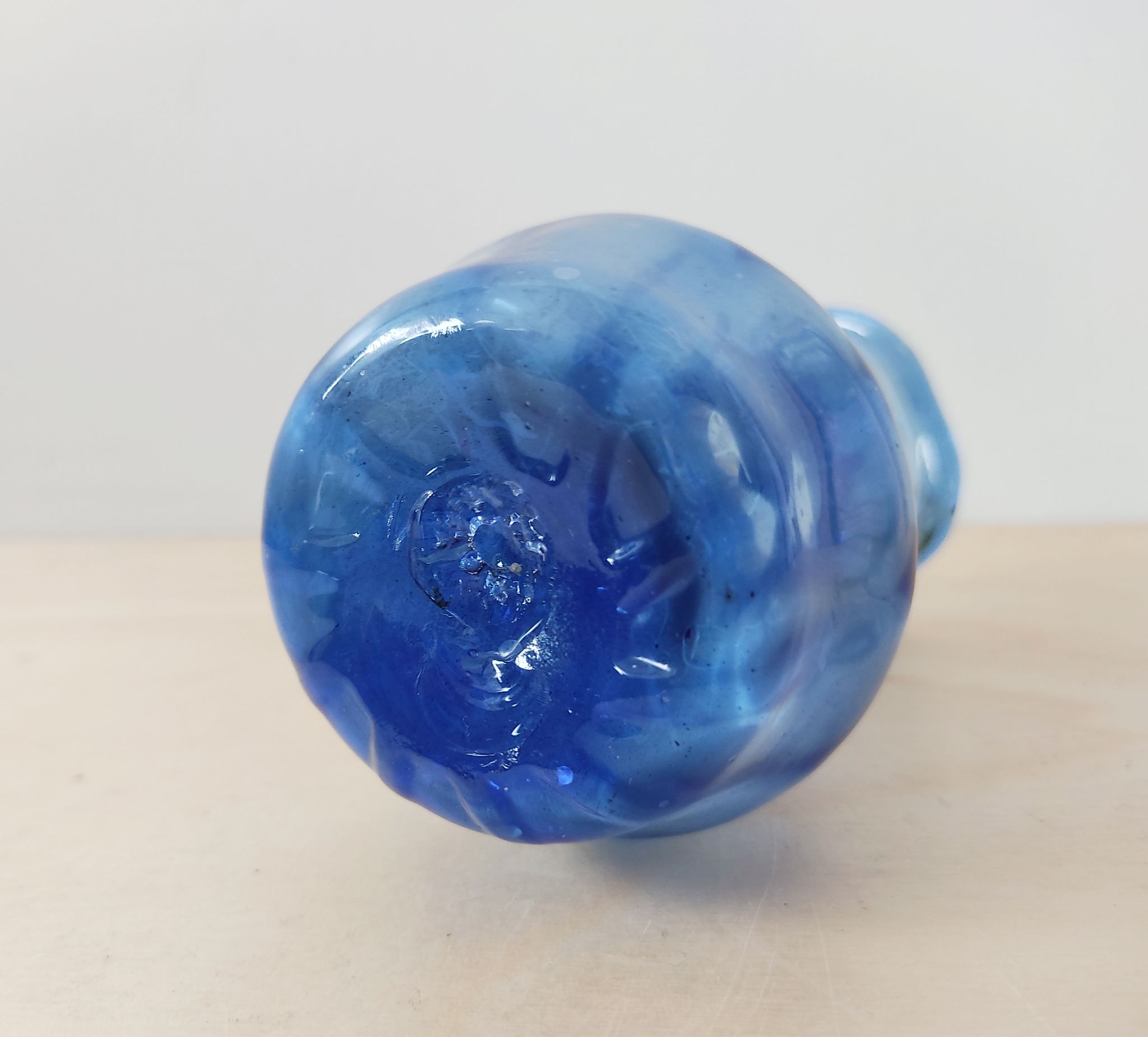 Vase in blown blue glass