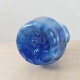 Vase en verre bleu soufflé