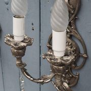 Appliques en cristal Hollywood Regency italienne – Lumière à double bras en métal argenté
