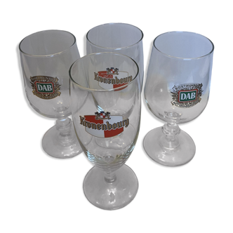 Ensemble de 4 verres à bière