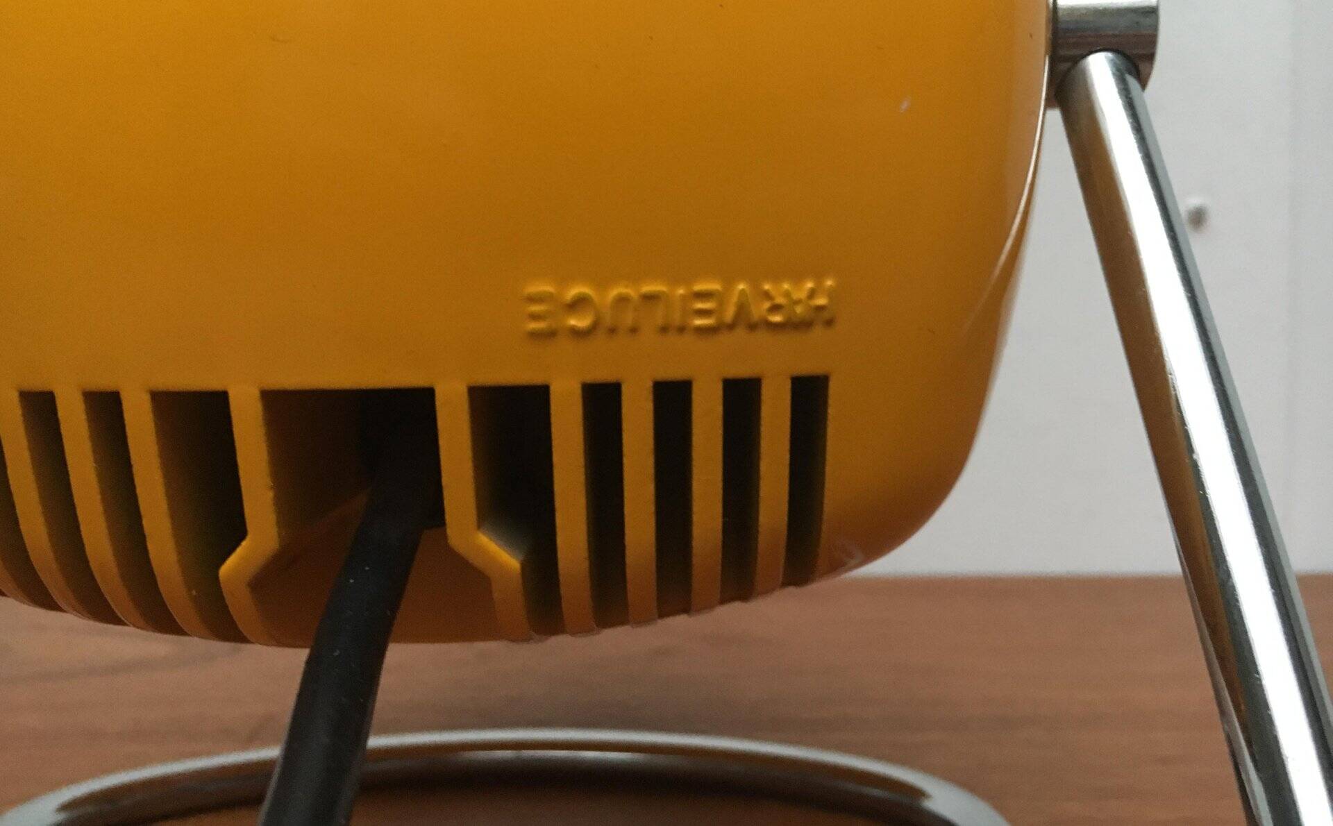Lampe de table italienne en métal Space Age de Harveiluce, années 1970