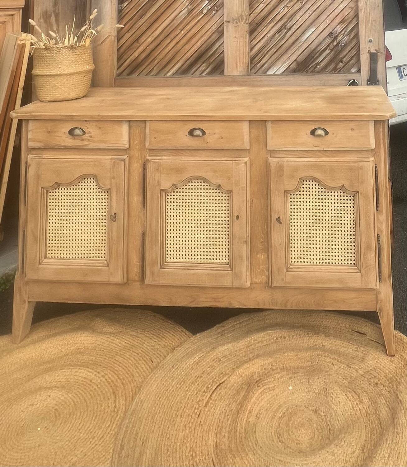 Buffet ancien/ enfilade en chêne massif brut et cannage