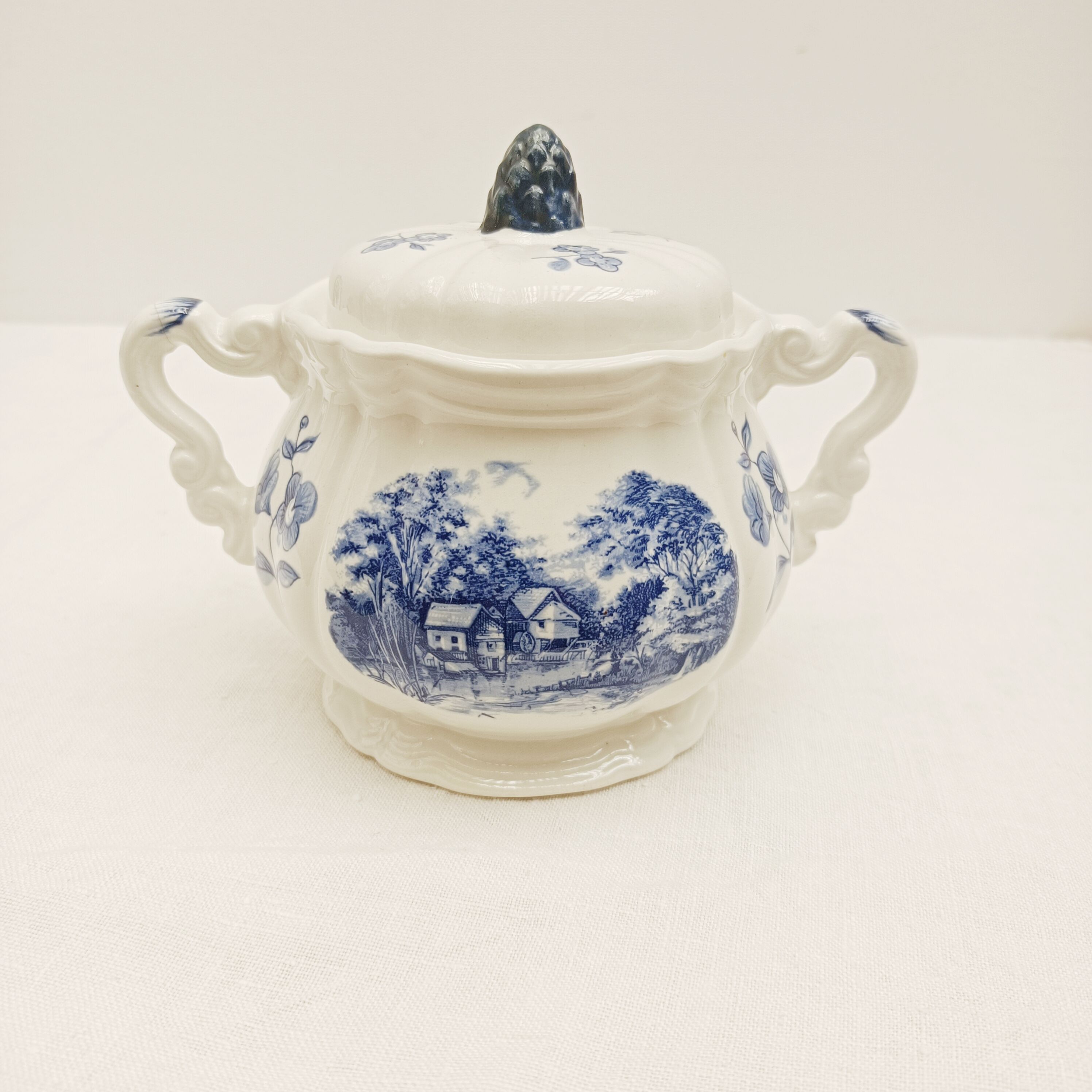Sarreguemines Romantic Sugar Bowl