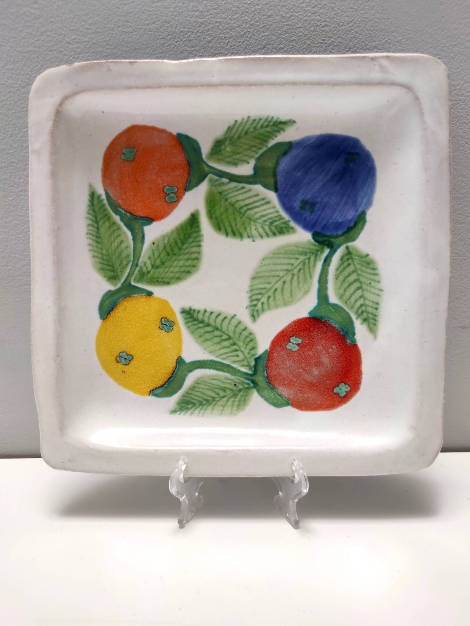 Ensemble de six assiettes carrées vintage en faïence fabriquées à la main par De Simone, Italie