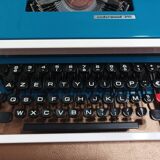 Underwood 315 portable blue typewriter with carrying case Like NEW