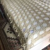 Double bedspread with tapered