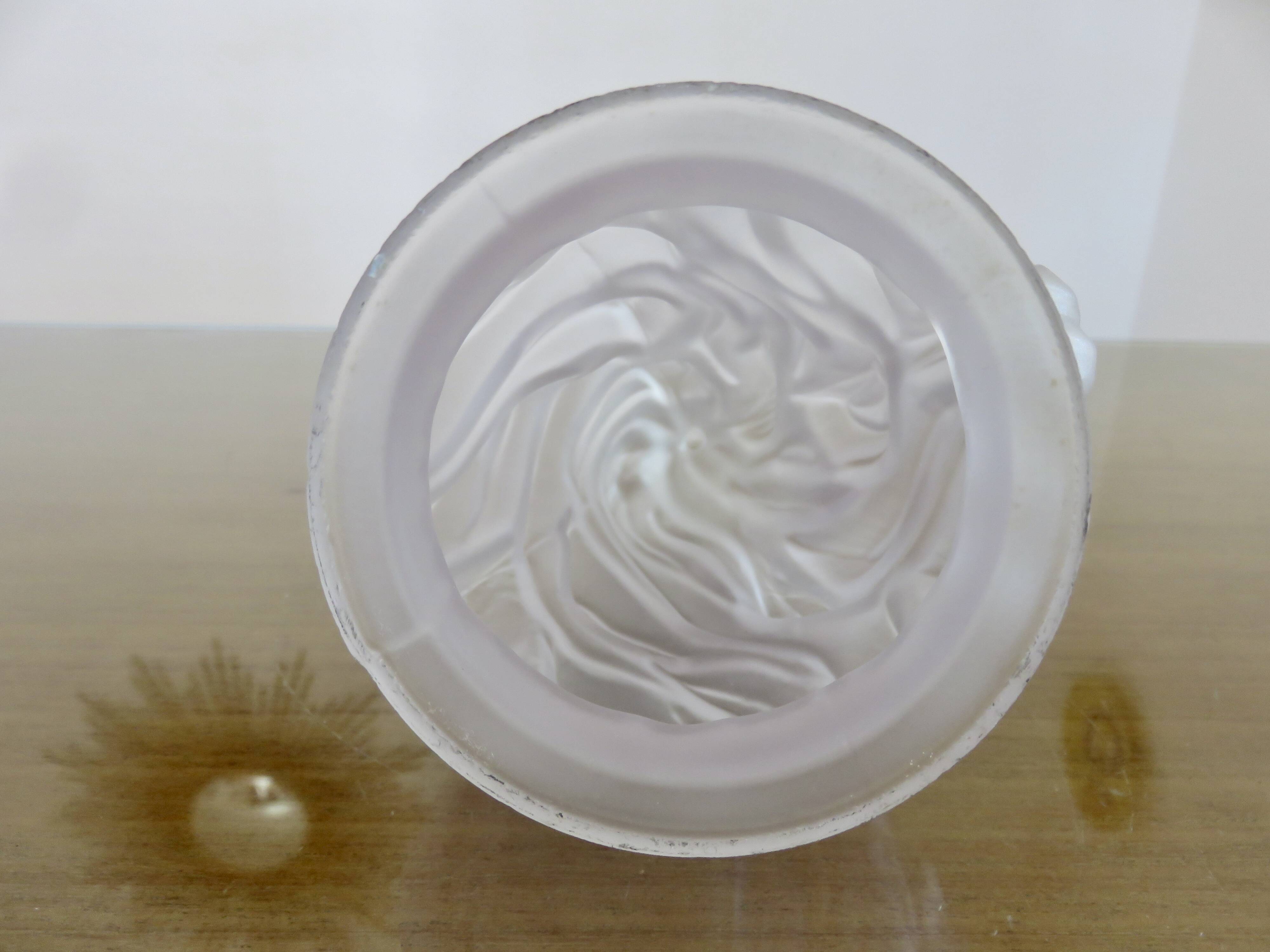 Antique "flame" tulip in frosted glass paste, art deco, 1930s-40s