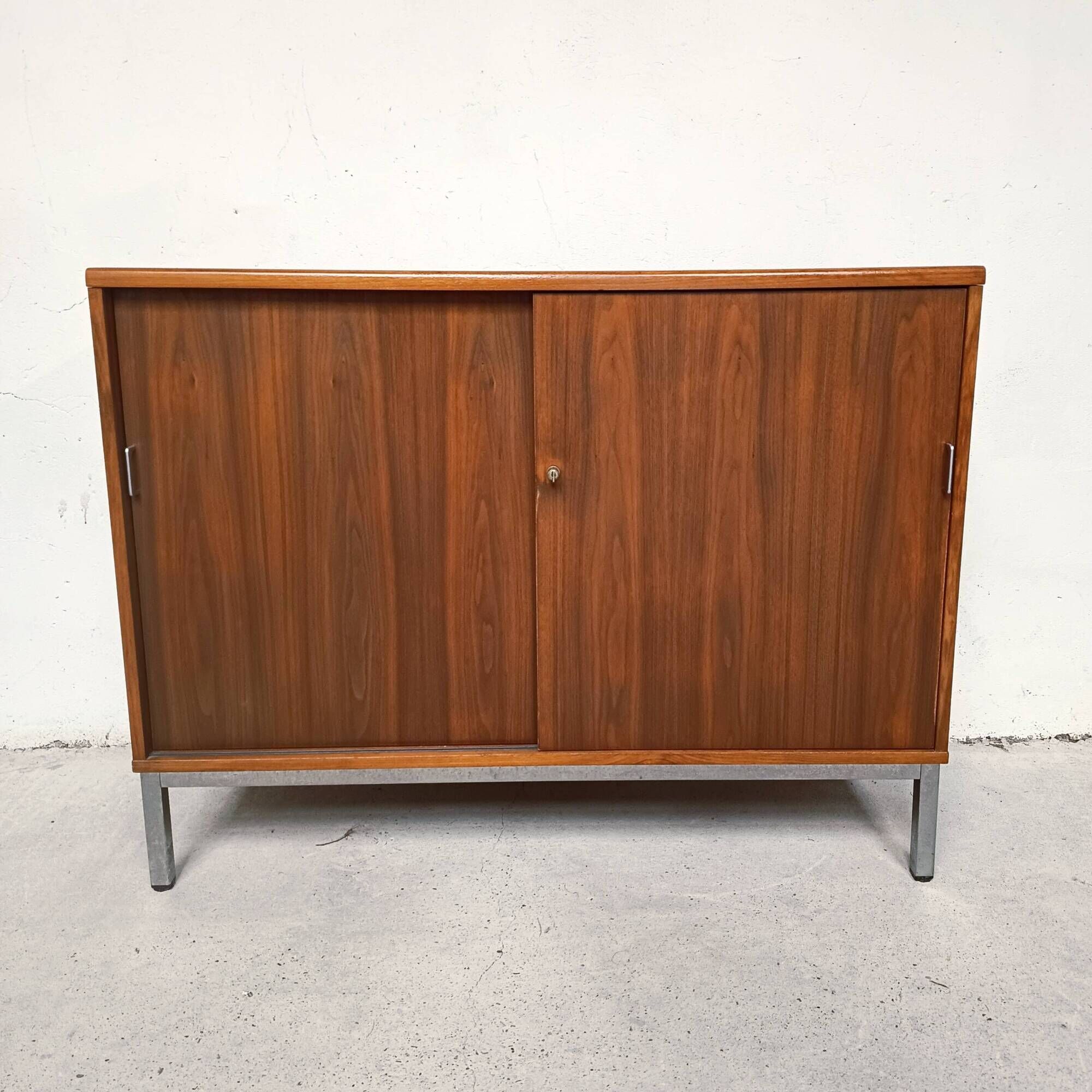 Meuble moderniste 2 portes coulissantes, 1960