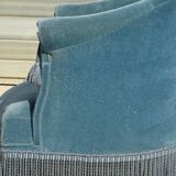 Fauteuil crapaud en velours bleu