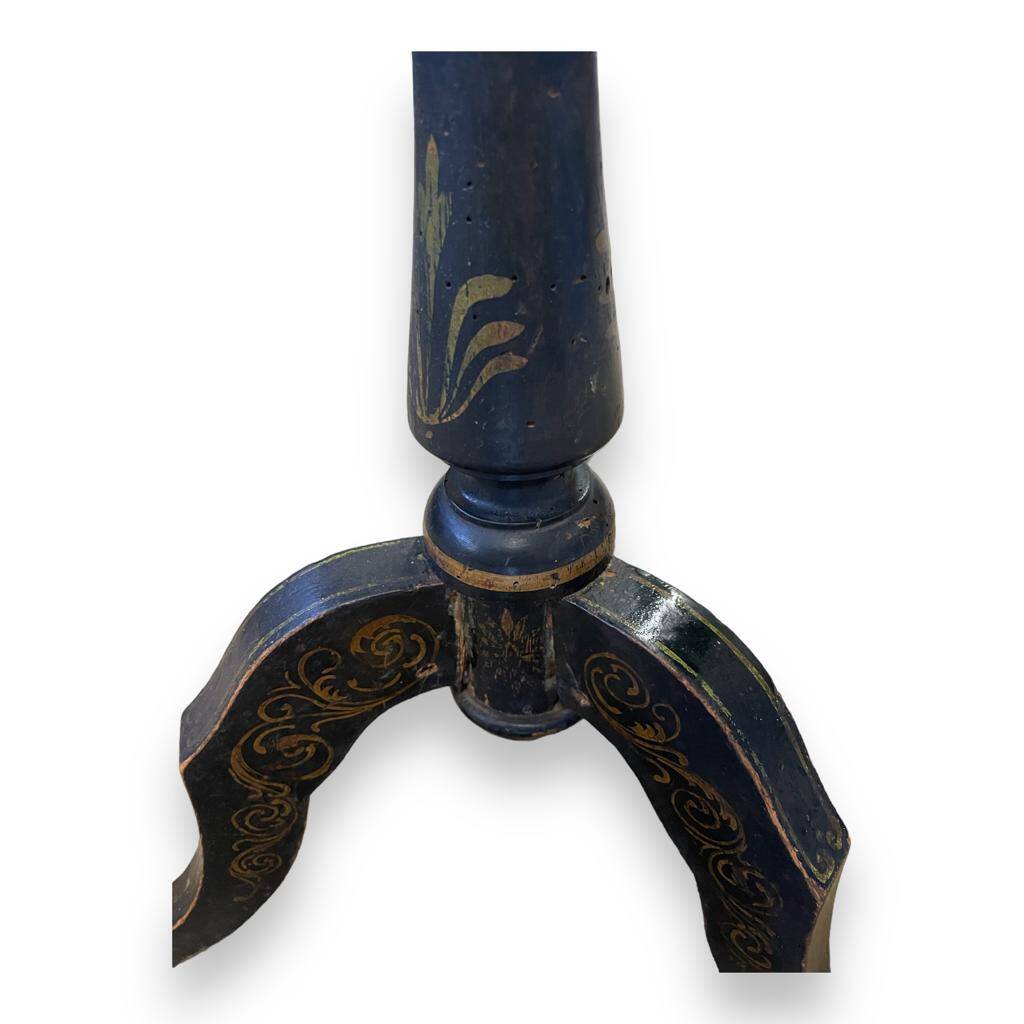 Napoleon III pedestal table