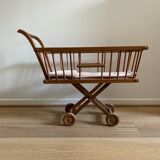 Ancien landeau en bois vintage pour enfant
