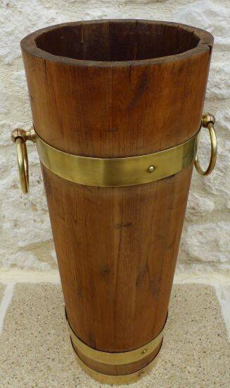 Victorian style barrel umbrella stand, solid oak, curved with 3 bands and gr.